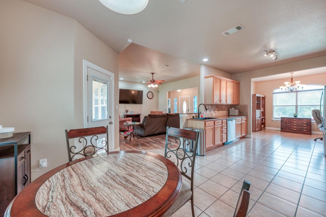 121 W Cedar St, Granite Shoals, TX 78654