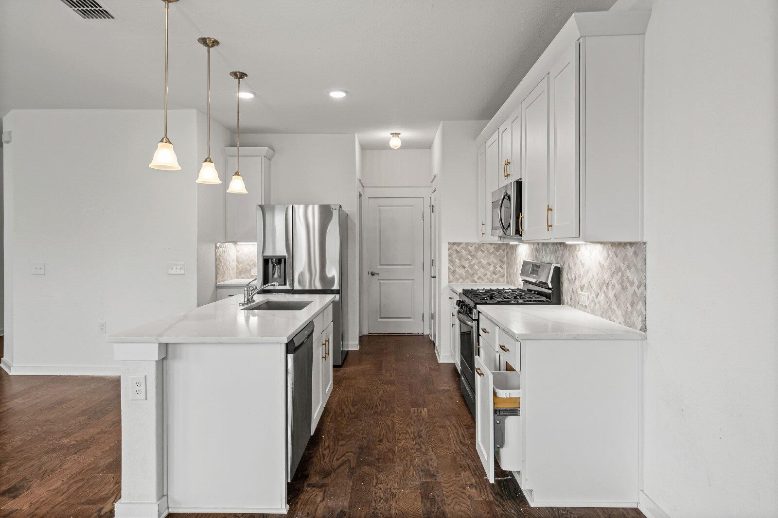 7200 Grenadine Bloom Bnd # B, Del Valle, TX 78617