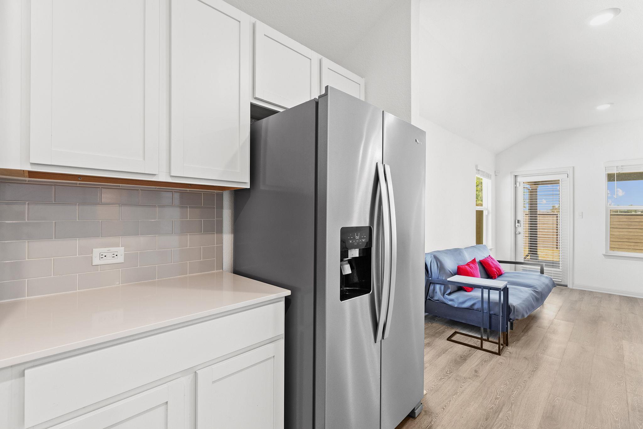 203 Mulberry Creek Ln, Hutto, TX 78634