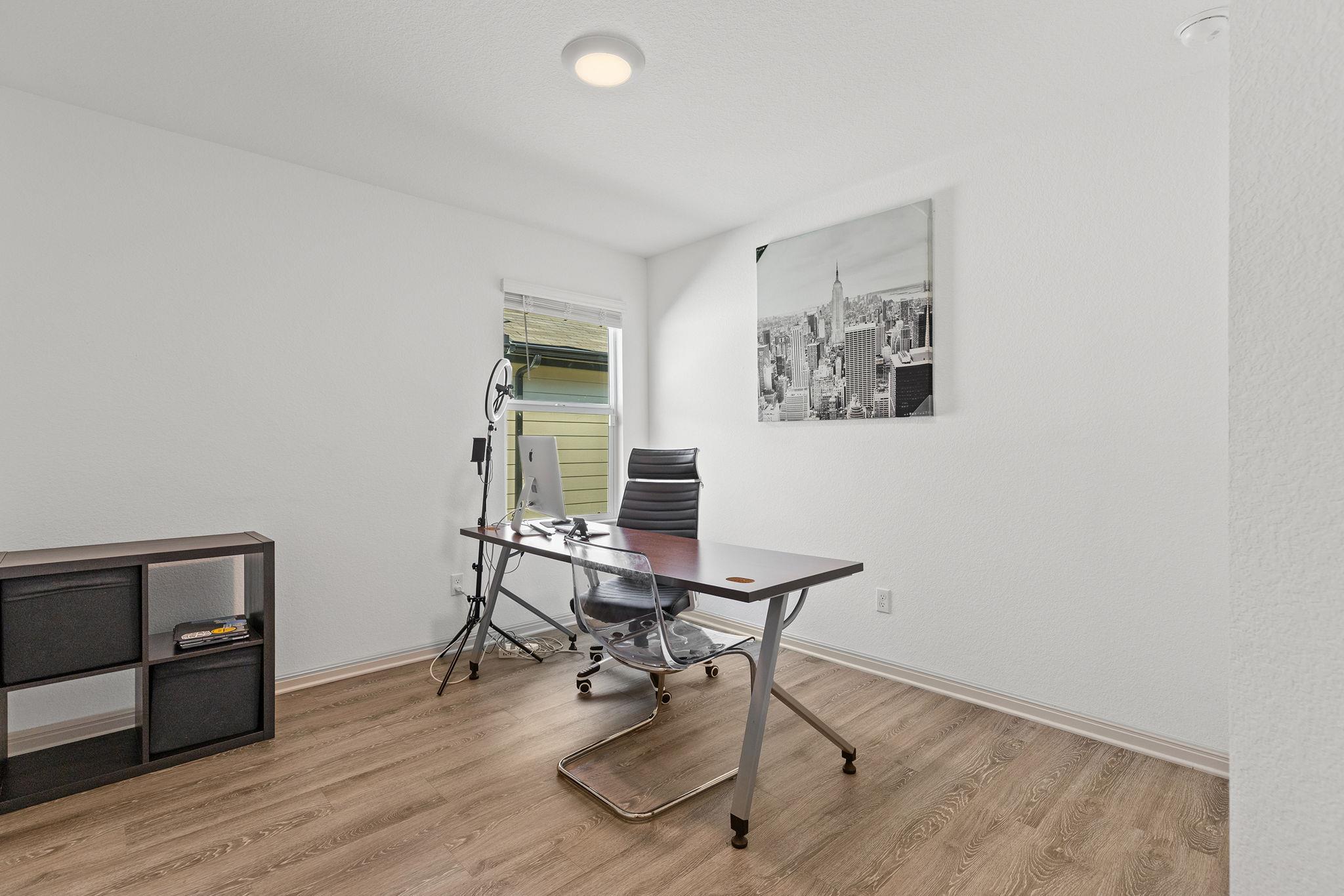 203 Mulberry Creek Ln, Hutto, TX 78634