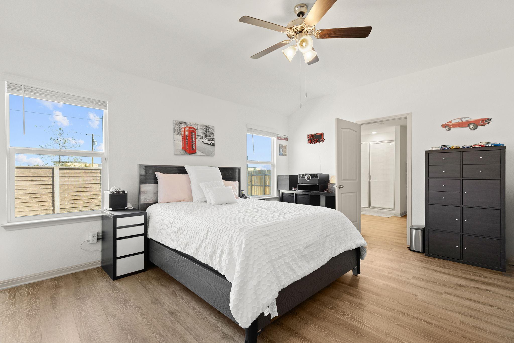 203 Mulberry Creek Ln, Hutto, TX 78634