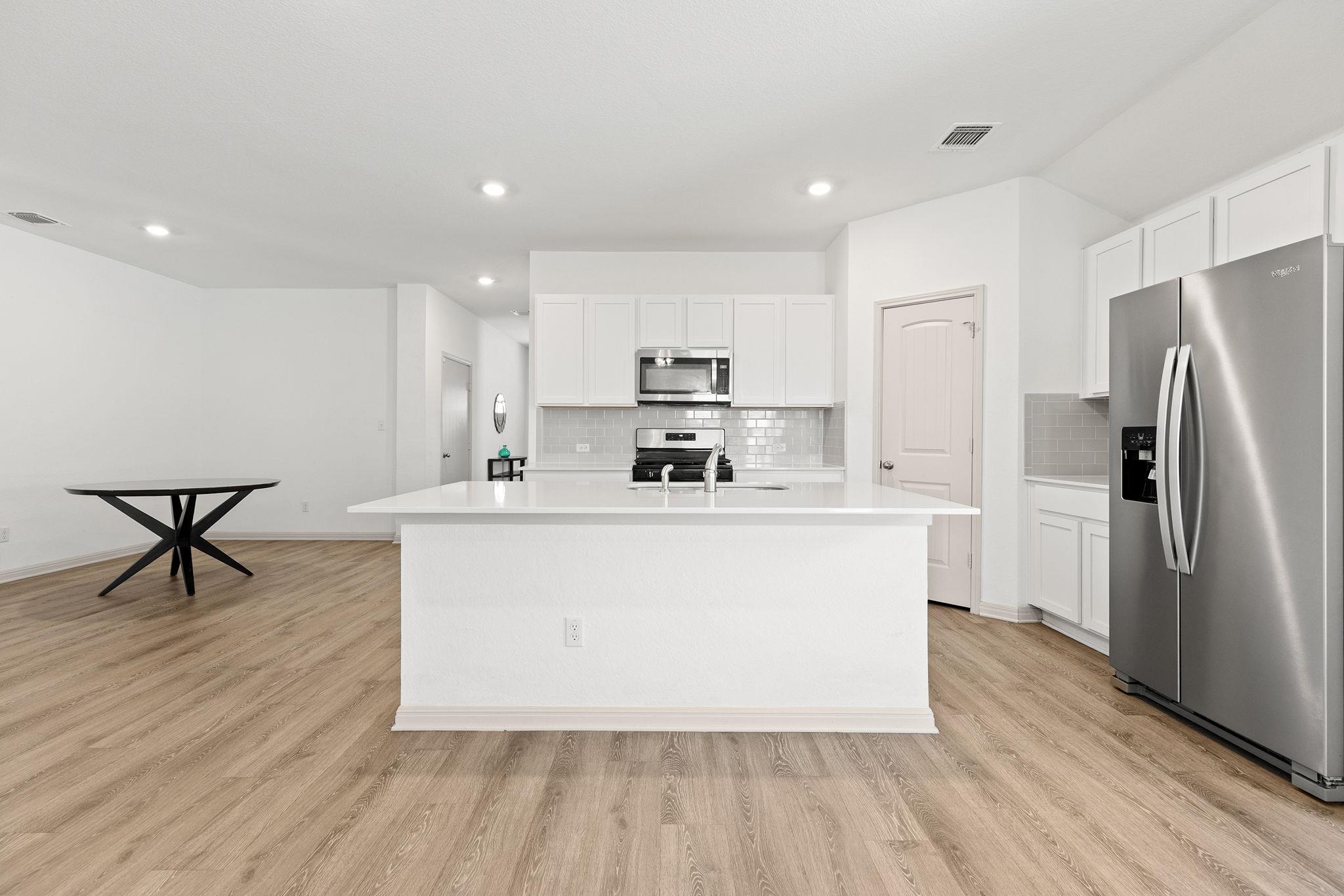 203 Mulberry Creek Ln, Hutto, TX 78634