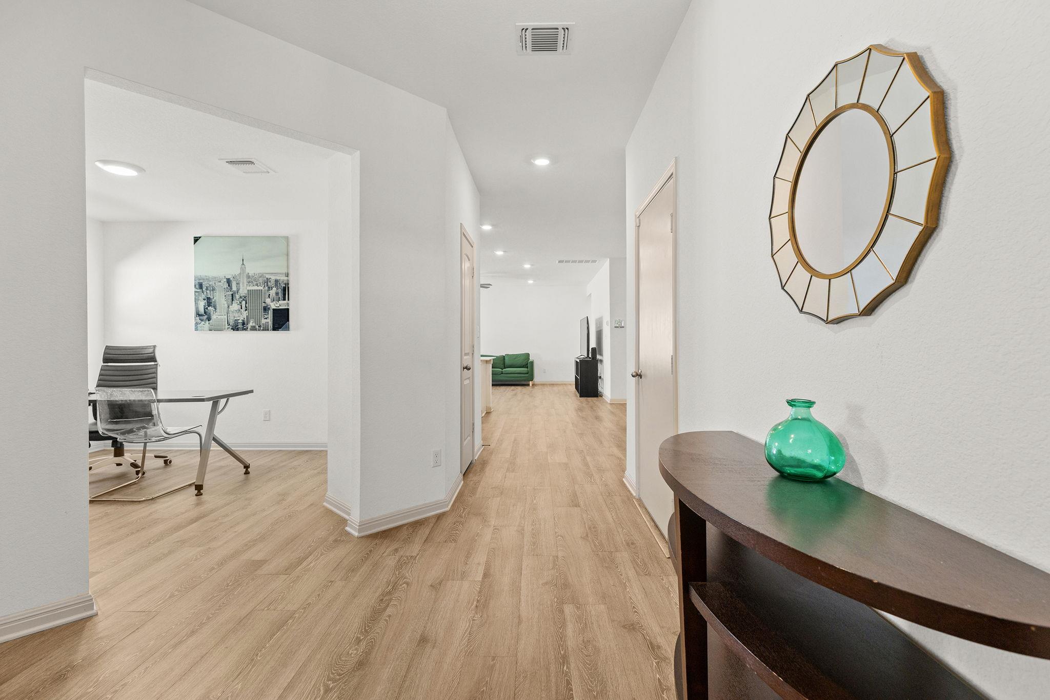 203 Mulberry Creek Ln, Hutto, TX 78634