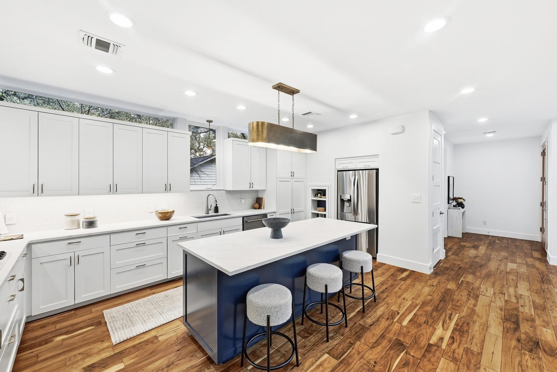 2504 S 4th St, Austin, TX 78704