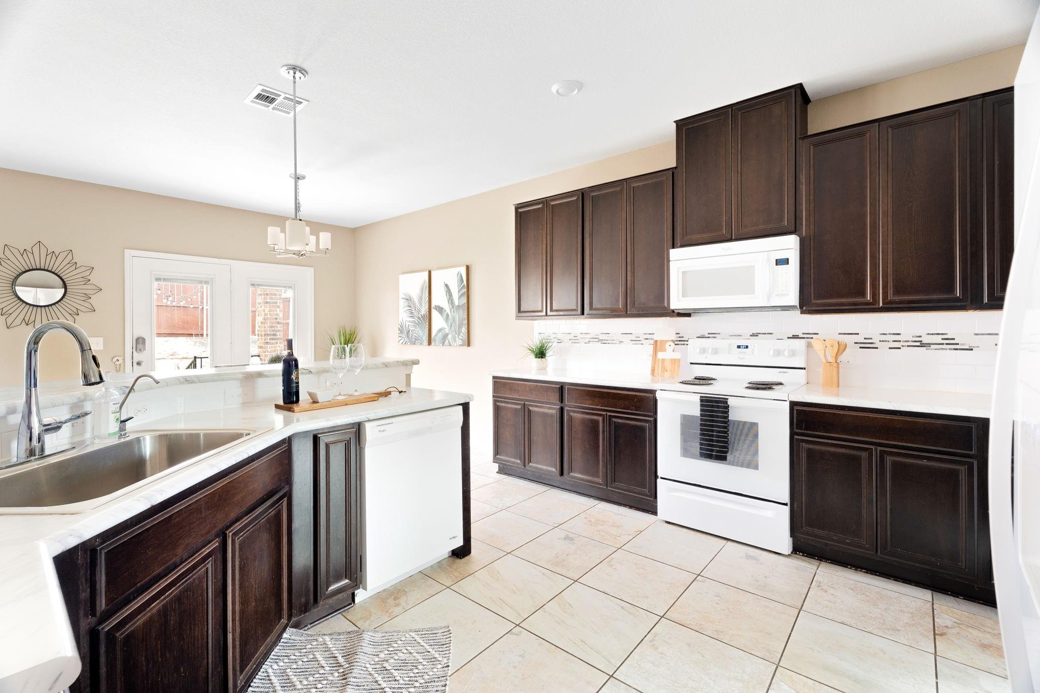 7300 Ondantra Bnd, Austin, TX 78744