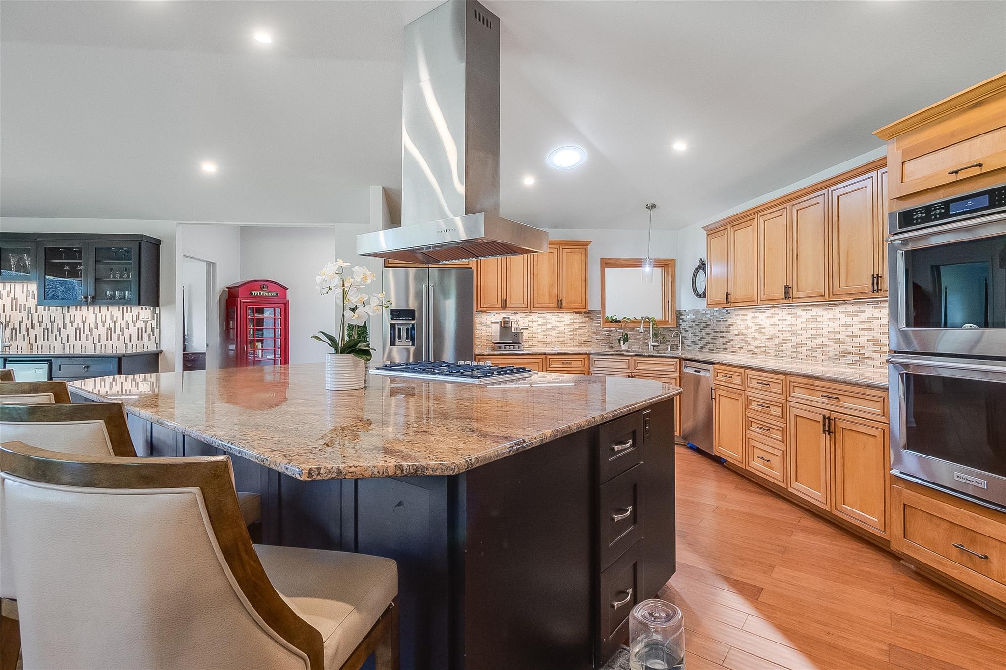 408 Sombrero, Horseshoe Bay, TX 78657