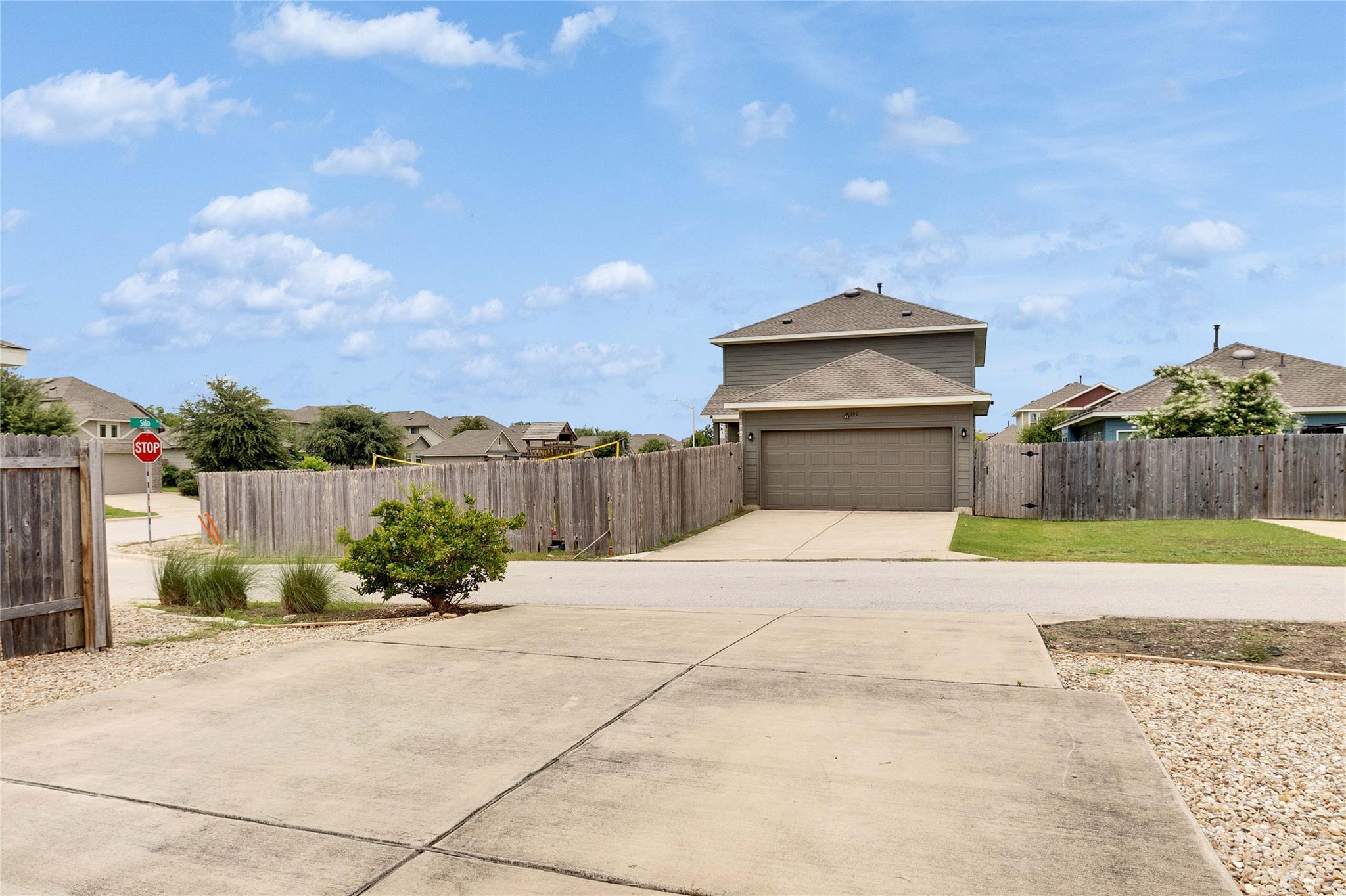 107 Friendship Oak Dr, San Marcos, TX 78666