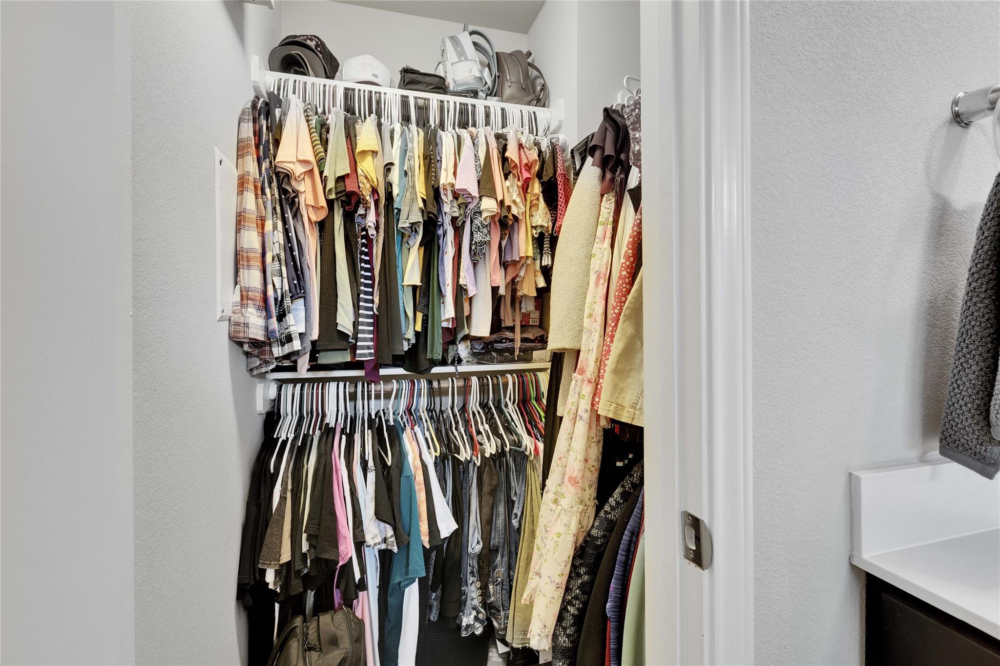 107 Friendship Oak Dr, San Marcos, TX 78666