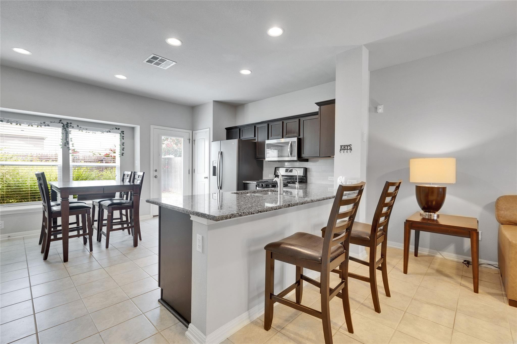 107 Friendship Oak Dr, San Marcos, TX 78666