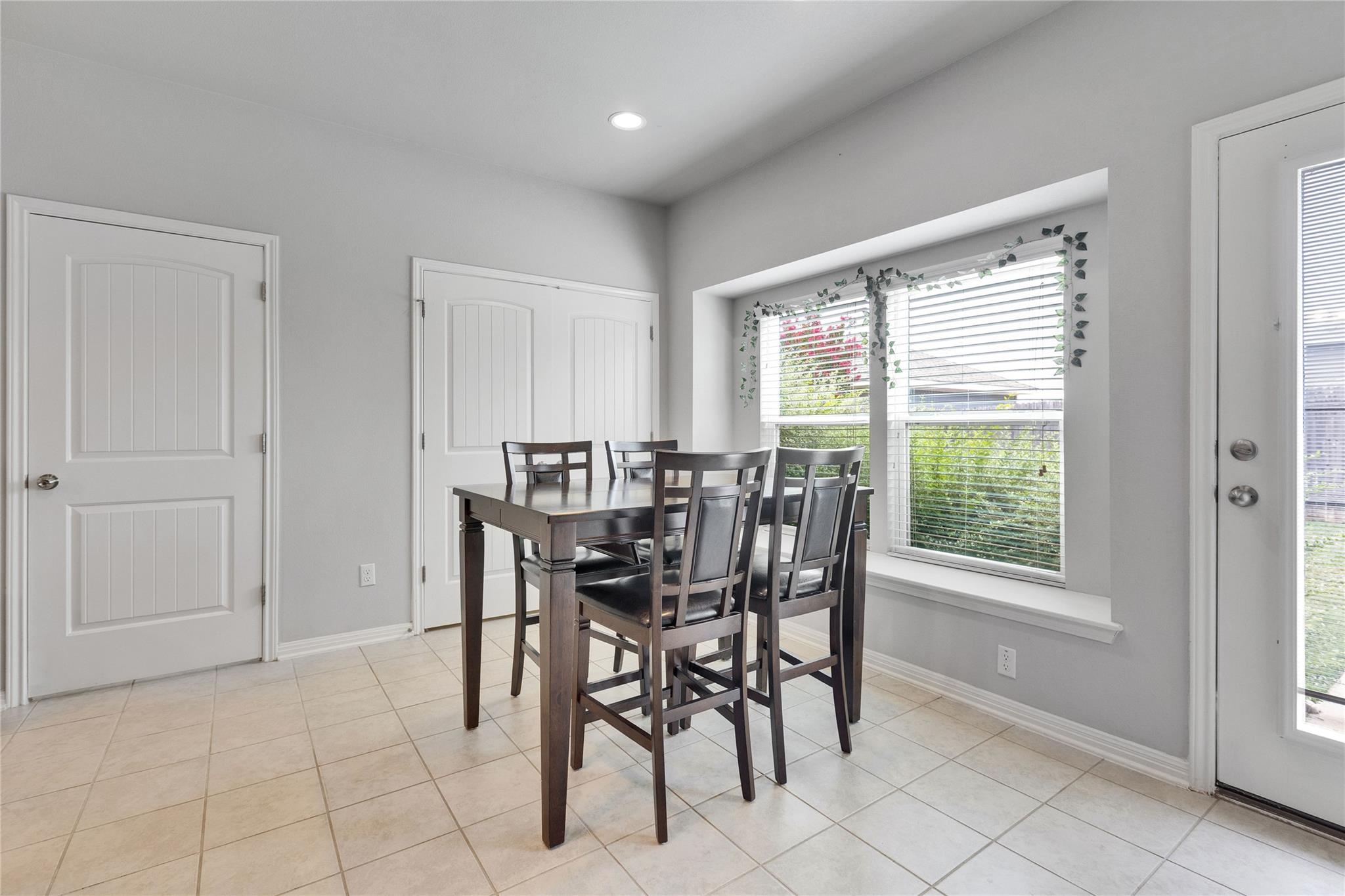 107 Friendship Oak Dr, San Marcos, TX 78666