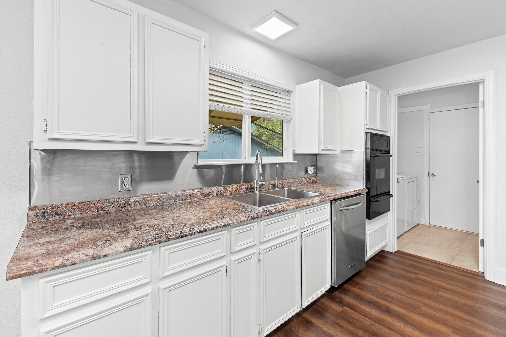 704 Greenwich Pl, Round Rock, TX 78664