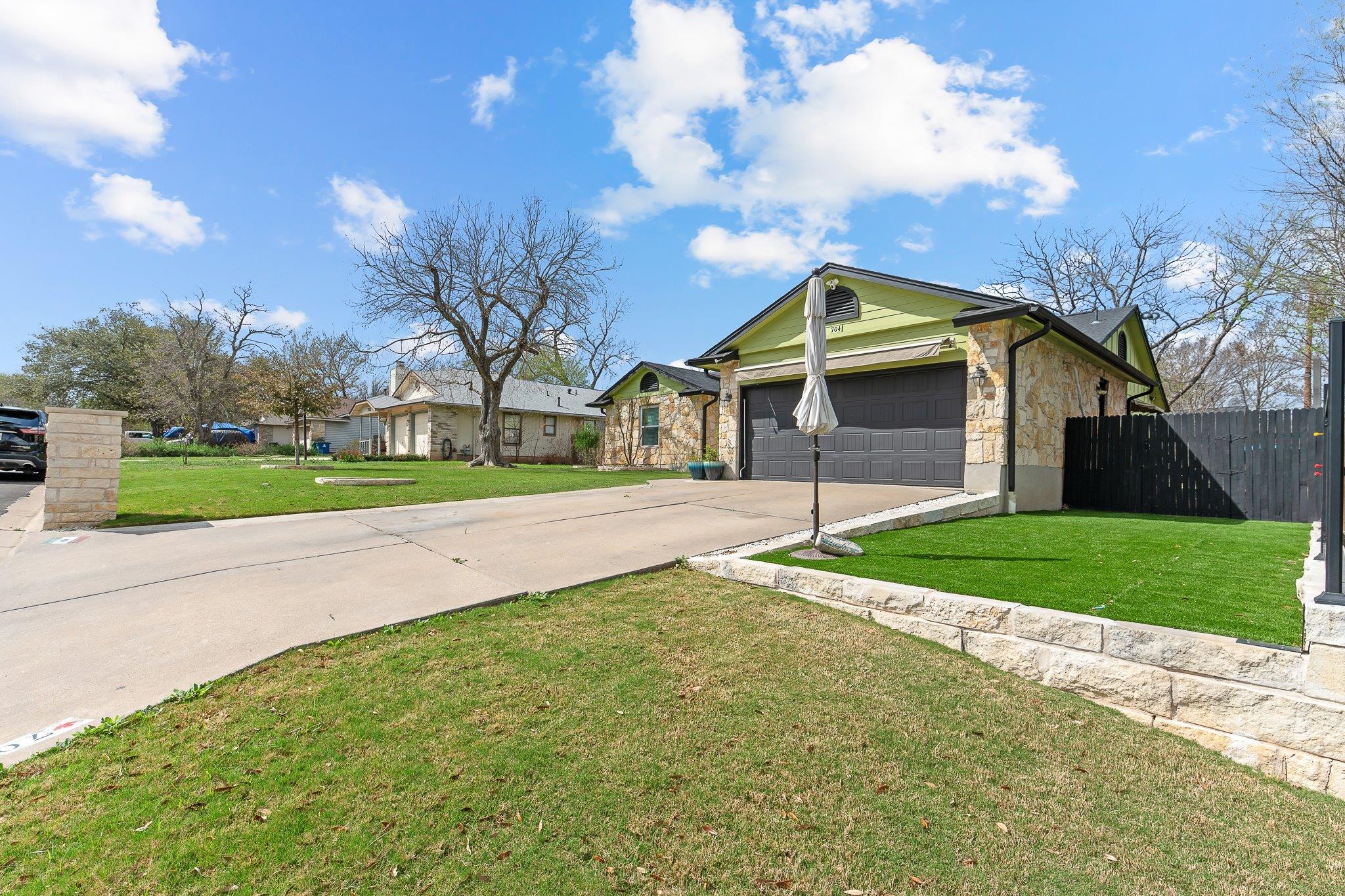 704 Greenwich Pl, Round Rock, TX 78664