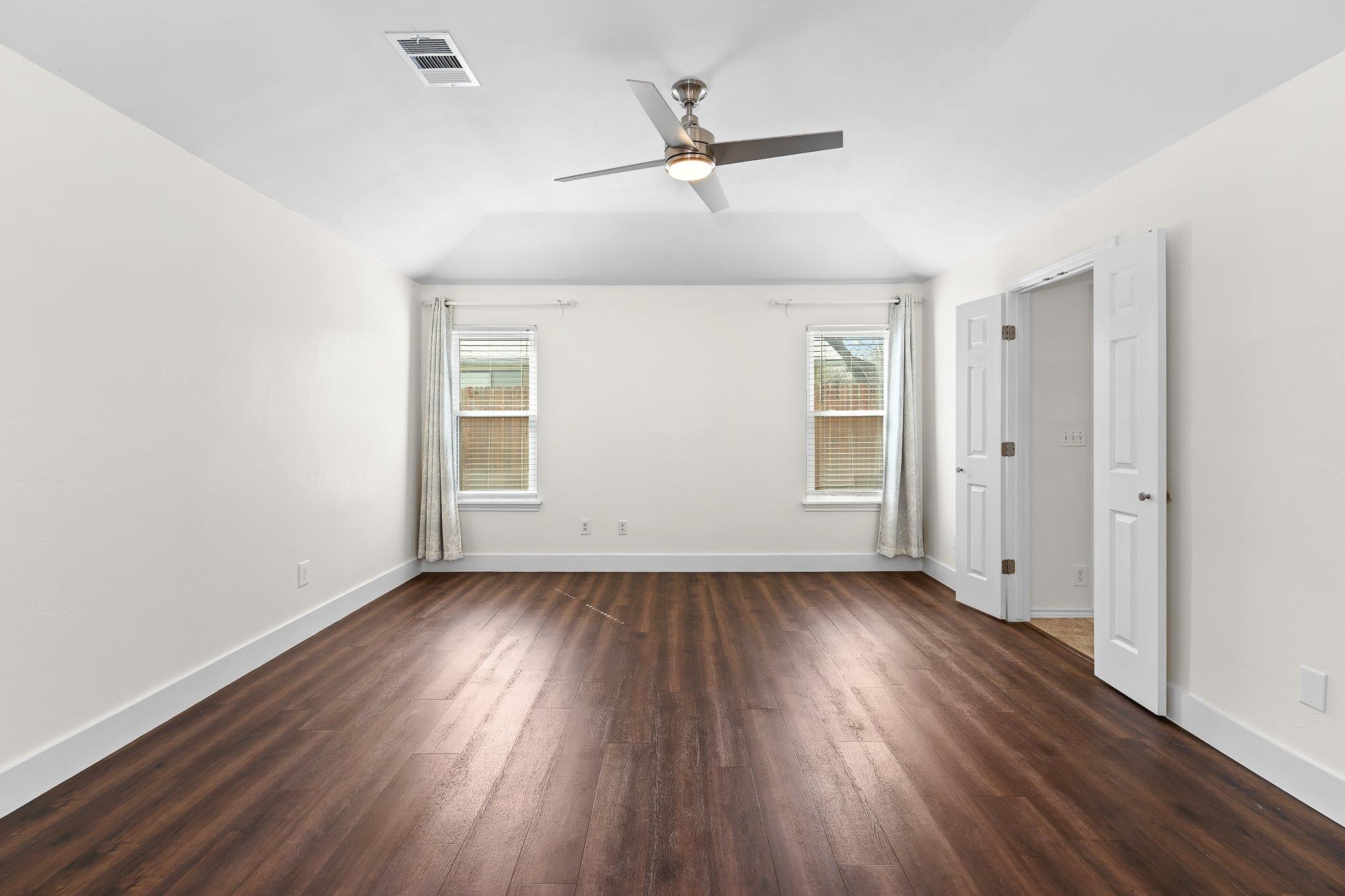 704 Greenwich Pl, Round Rock, TX 78664