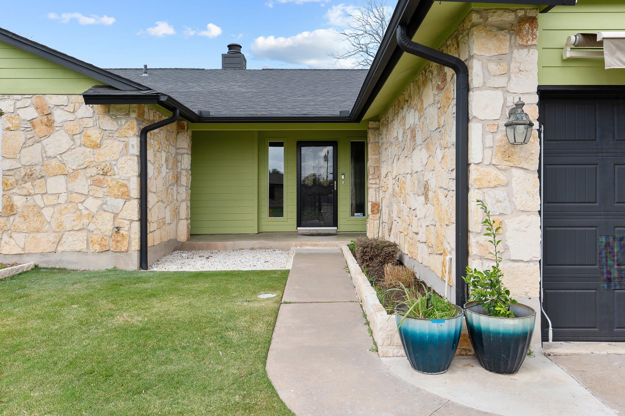 704 Greenwich Pl, Round Rock, TX 78664