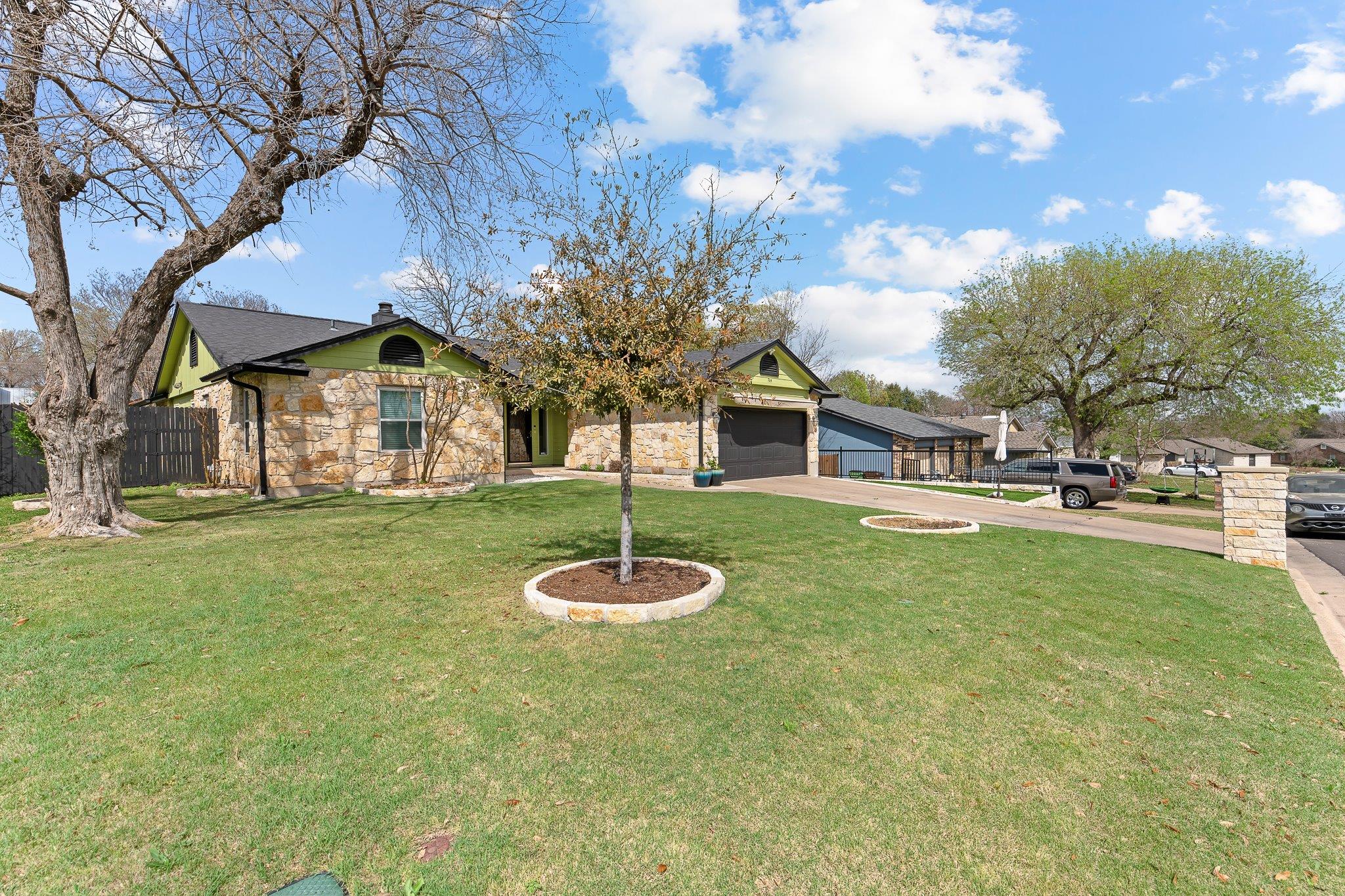 704 Greenwich Pl, Round Rock, TX 78664