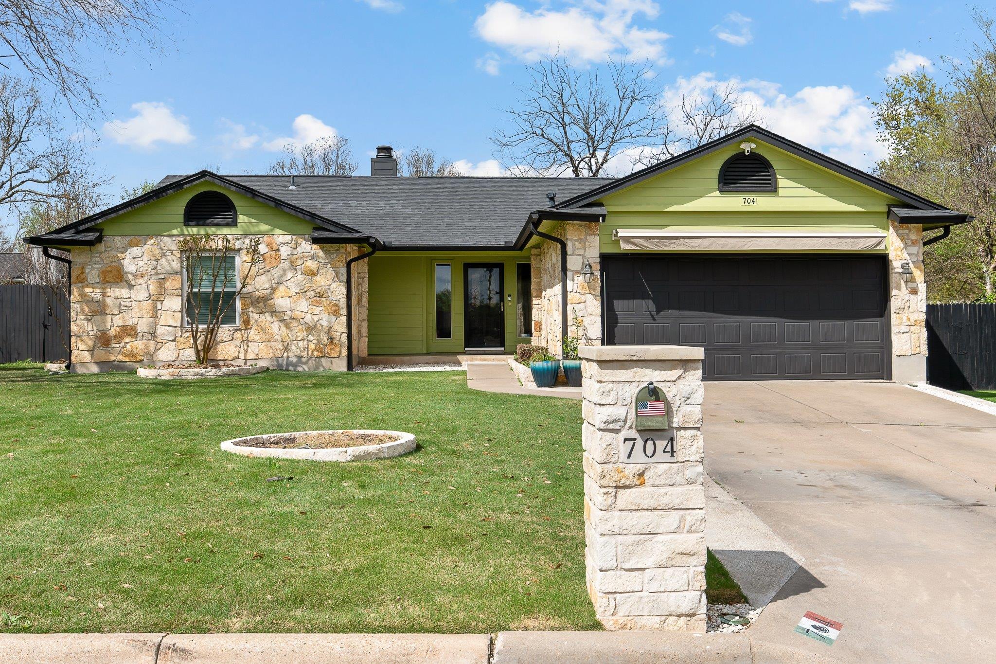 704 Greenwich Pl, Round Rock, TX 78664