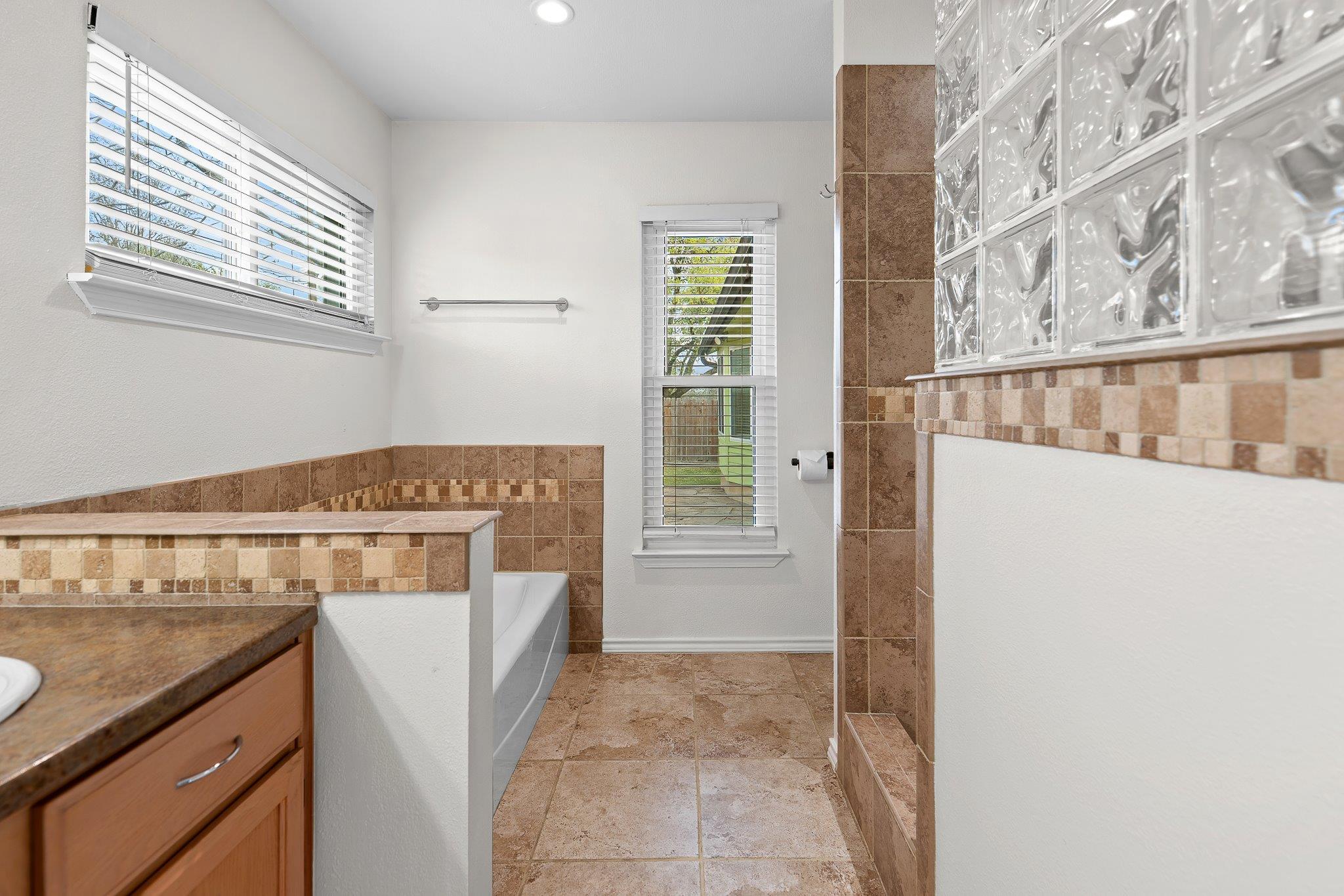 704 Greenwich Pl, Round Rock, TX 78664