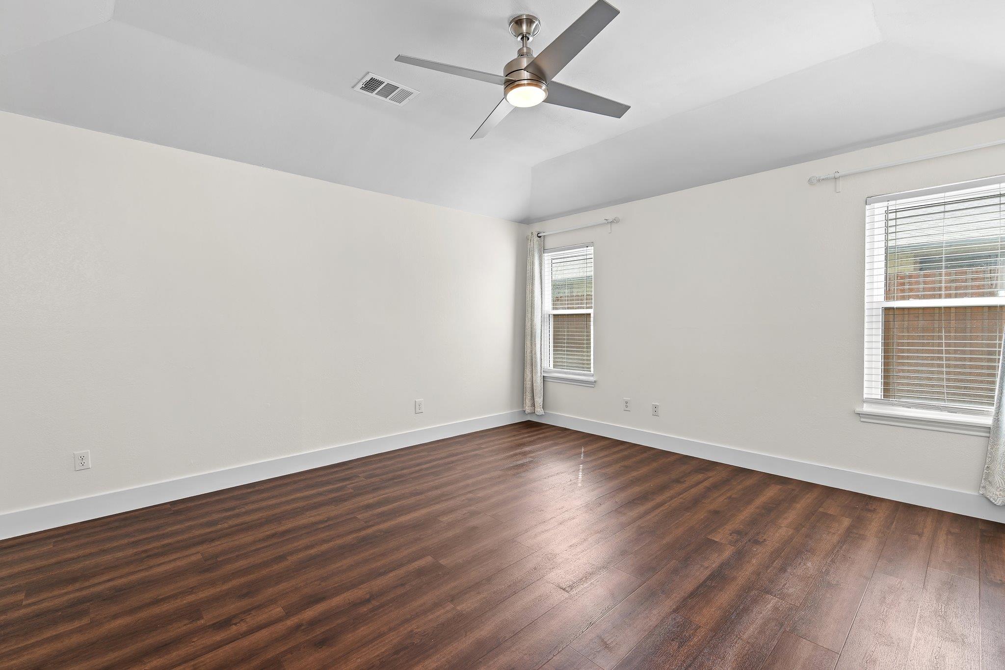 704 Greenwich Pl, Round Rock, TX 78664