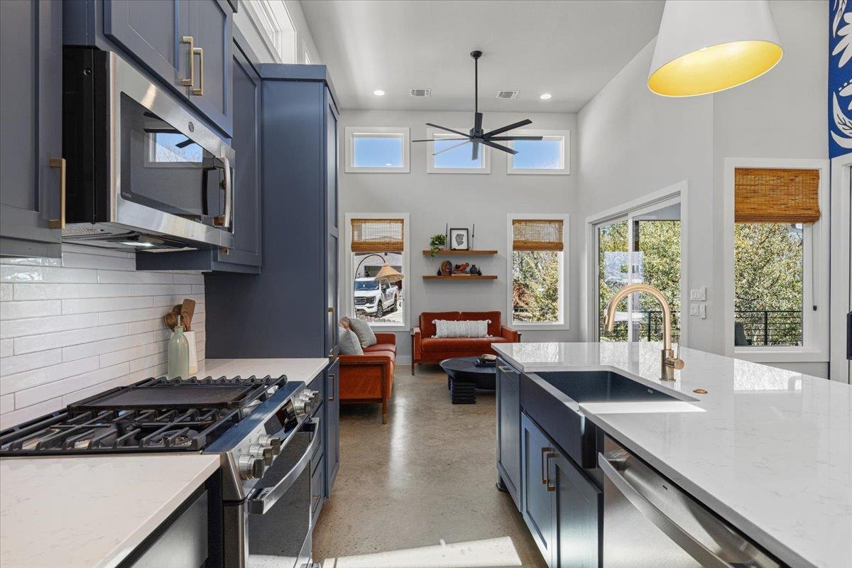 3602 Pennsylvania Ave # 2, Austin, TX 78721