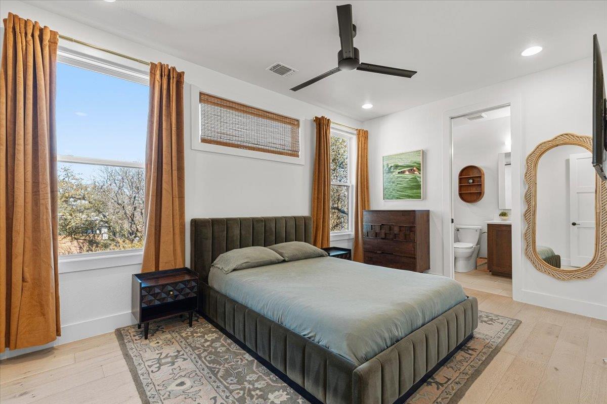 3602 Pennsylvania Ave # 2, Austin, TX 78721