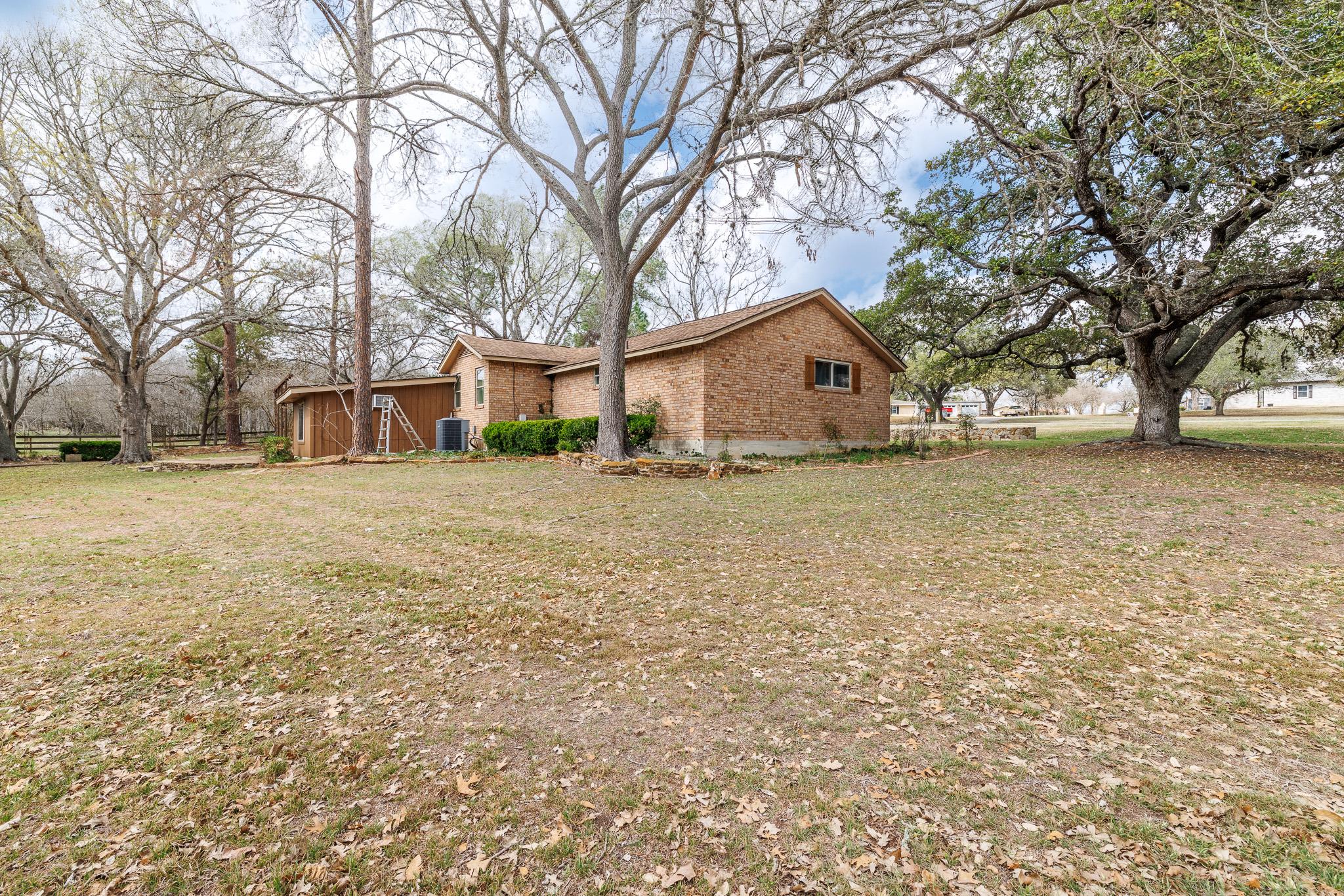 3603 Us Highway 90A E, Gonzales, TX 78629