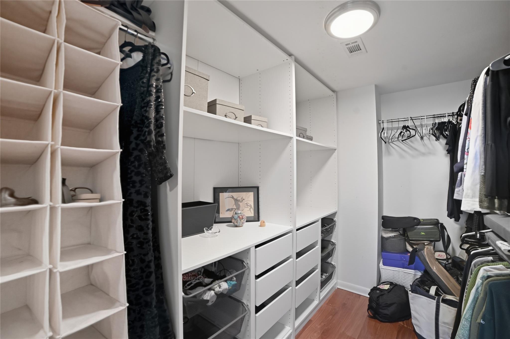 54 Rainey St # 1018, Austin, TX 78701