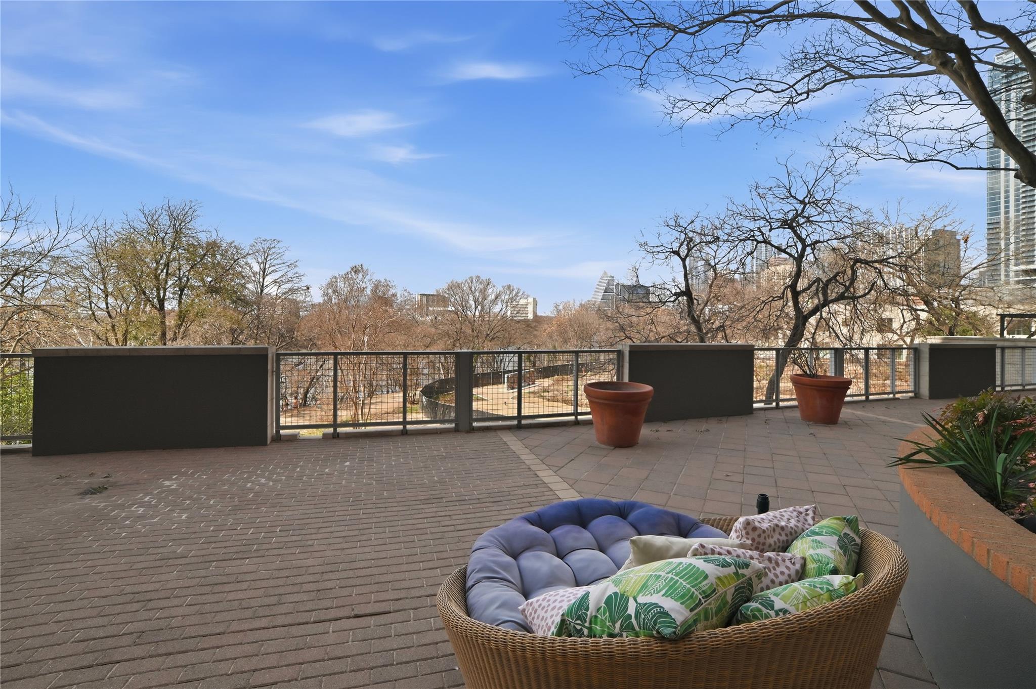 54 Rainey St # 1018, Austin, TX 78701