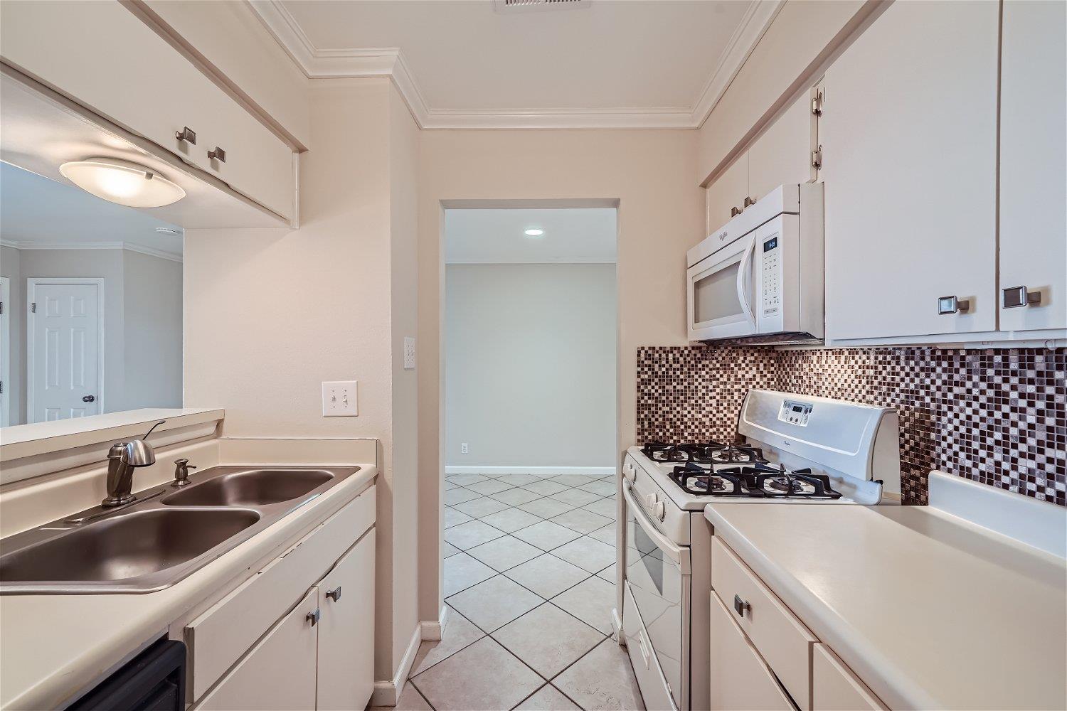 7920 Rockwood Ln # 203, Austin, TX 78757