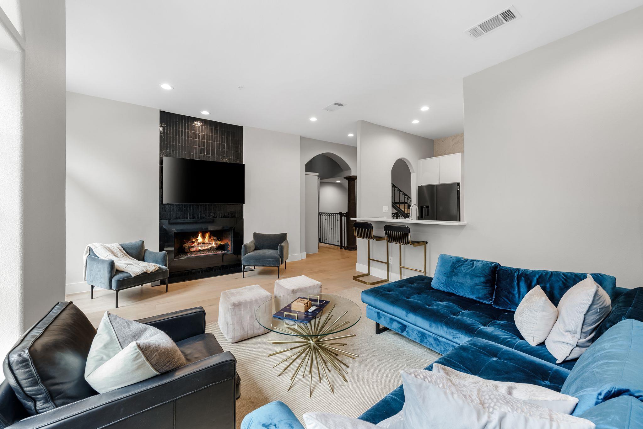 1529 Barton Springs Rd # 13, Austin, TX 78704