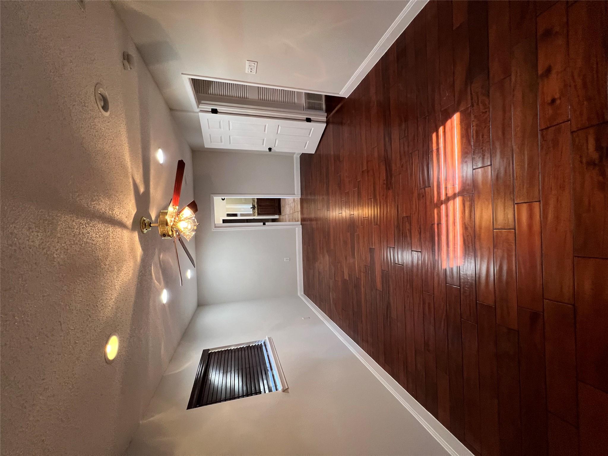 4500 Woodmoor Cir, Austin, TX 78721