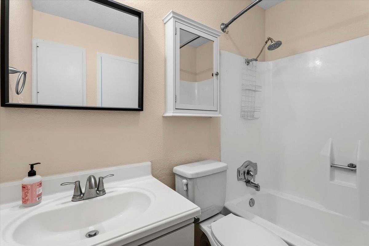 1809 Coronado Hills Dr # 10, Austin, TX 78752