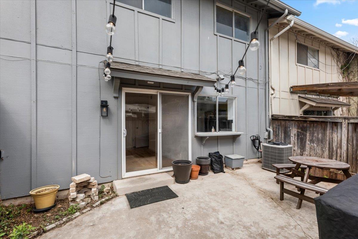 1809 Coronado Hills Dr # 10, Austin, TX 78752