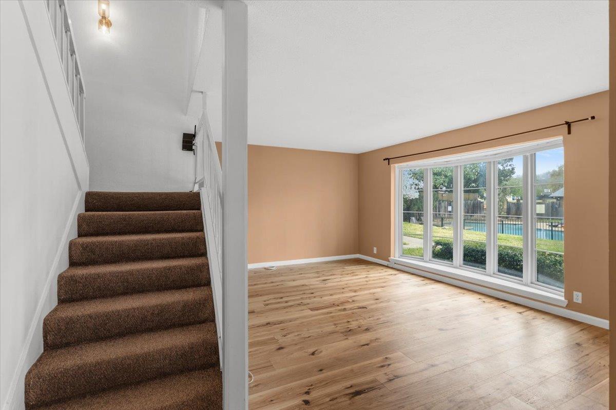 1809 Coronado Hills Dr # 10, Austin, TX 78752