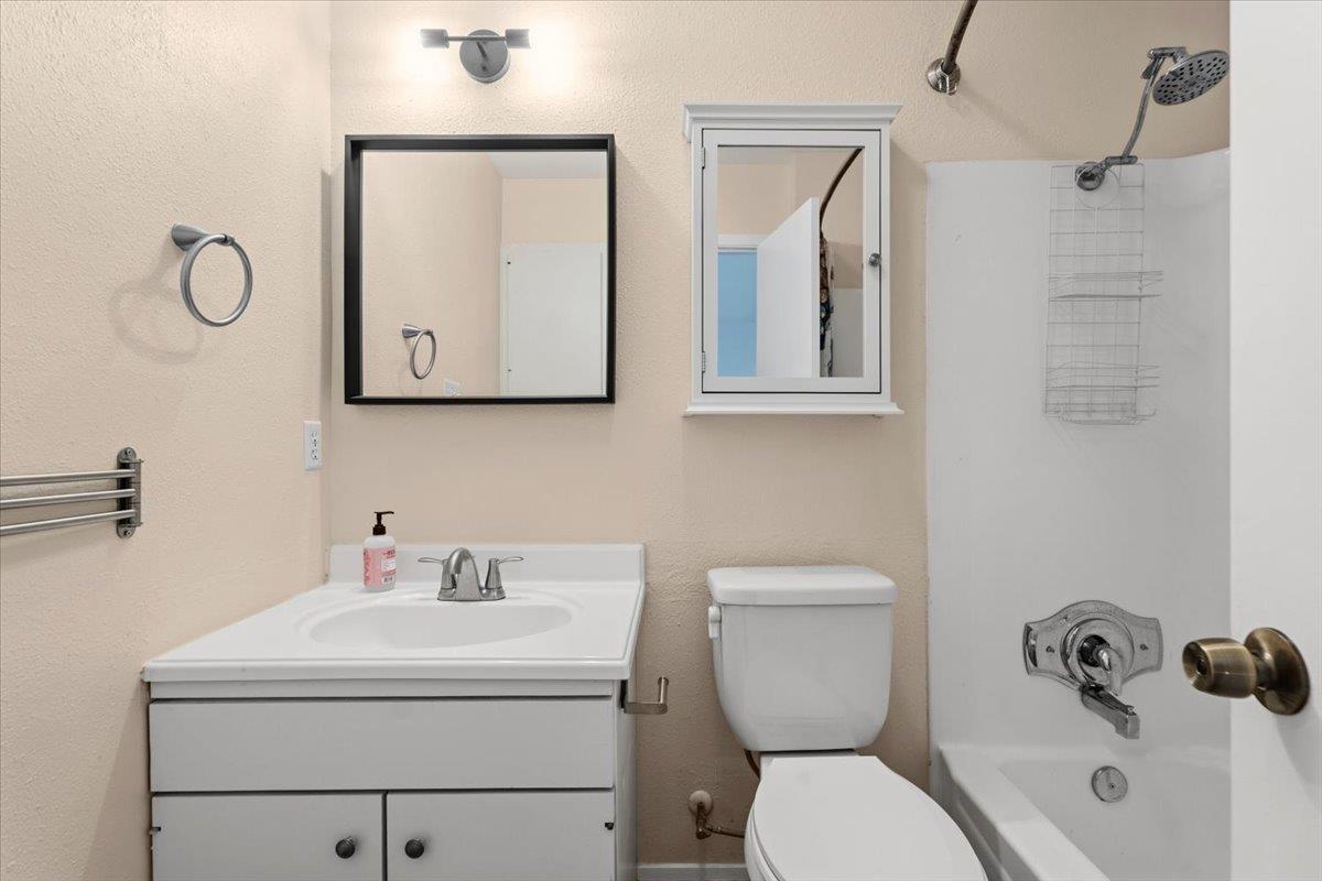 1809 Coronado Hills Dr # 10, Austin, TX 78752