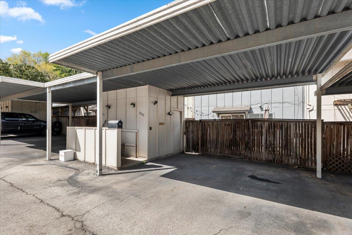 1809 Coronado Hills Dr # 10, Austin, TX 78752