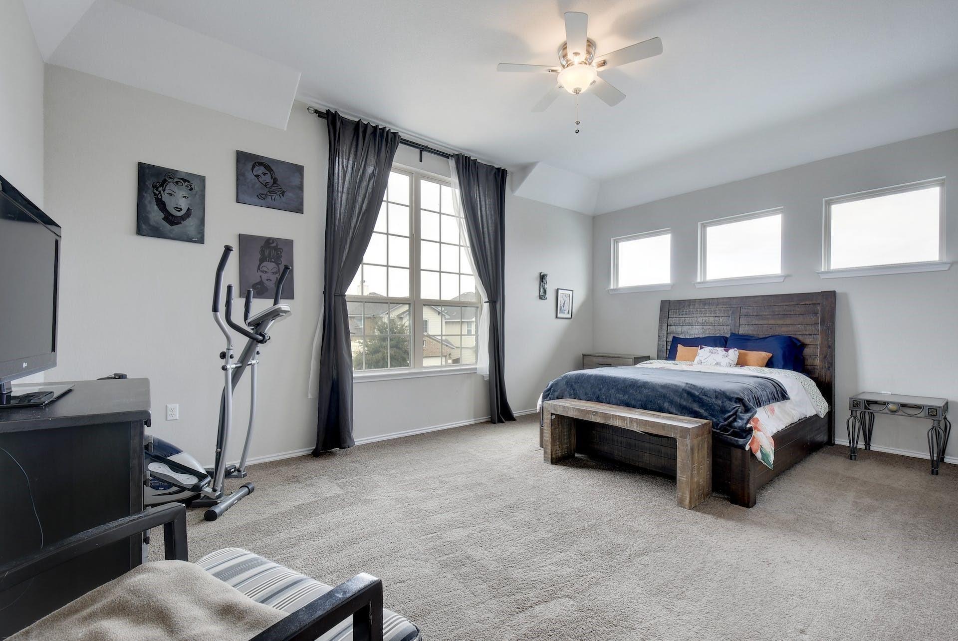 5321 Daimler Dr, Austin, TX 78744