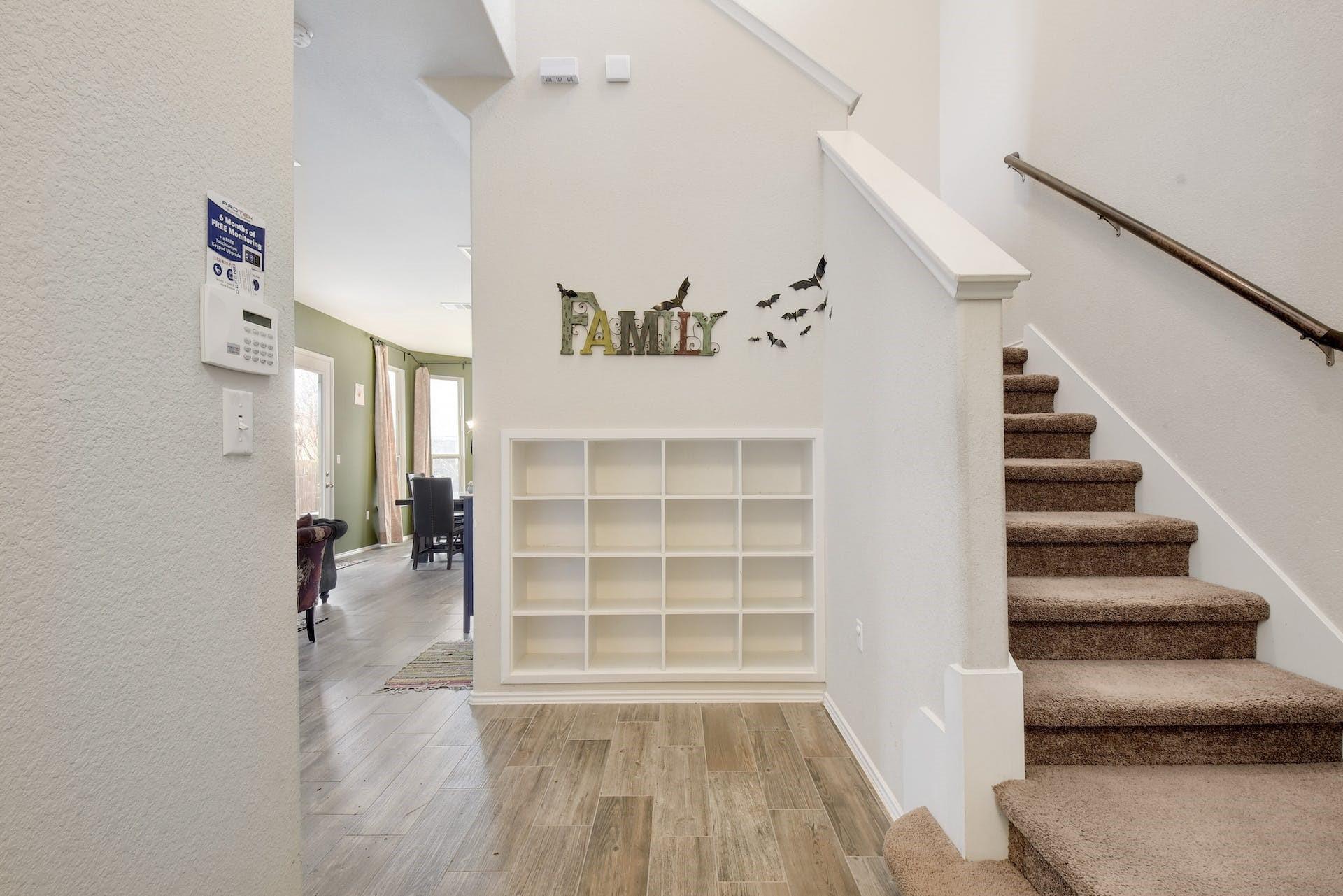 5321 Daimler Dr, Austin, TX 78744