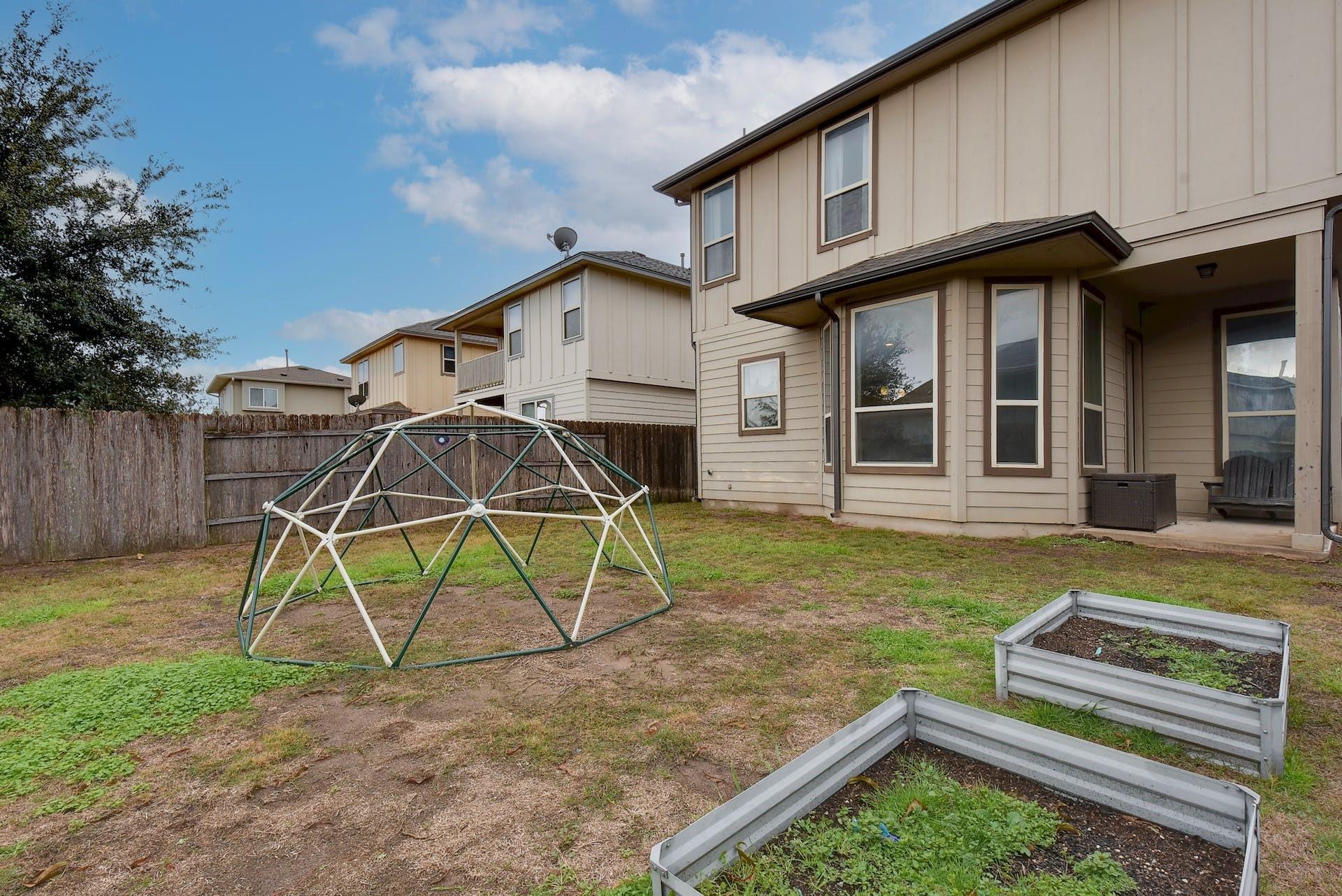 5321 Daimler Dr, Austin, TX 78744