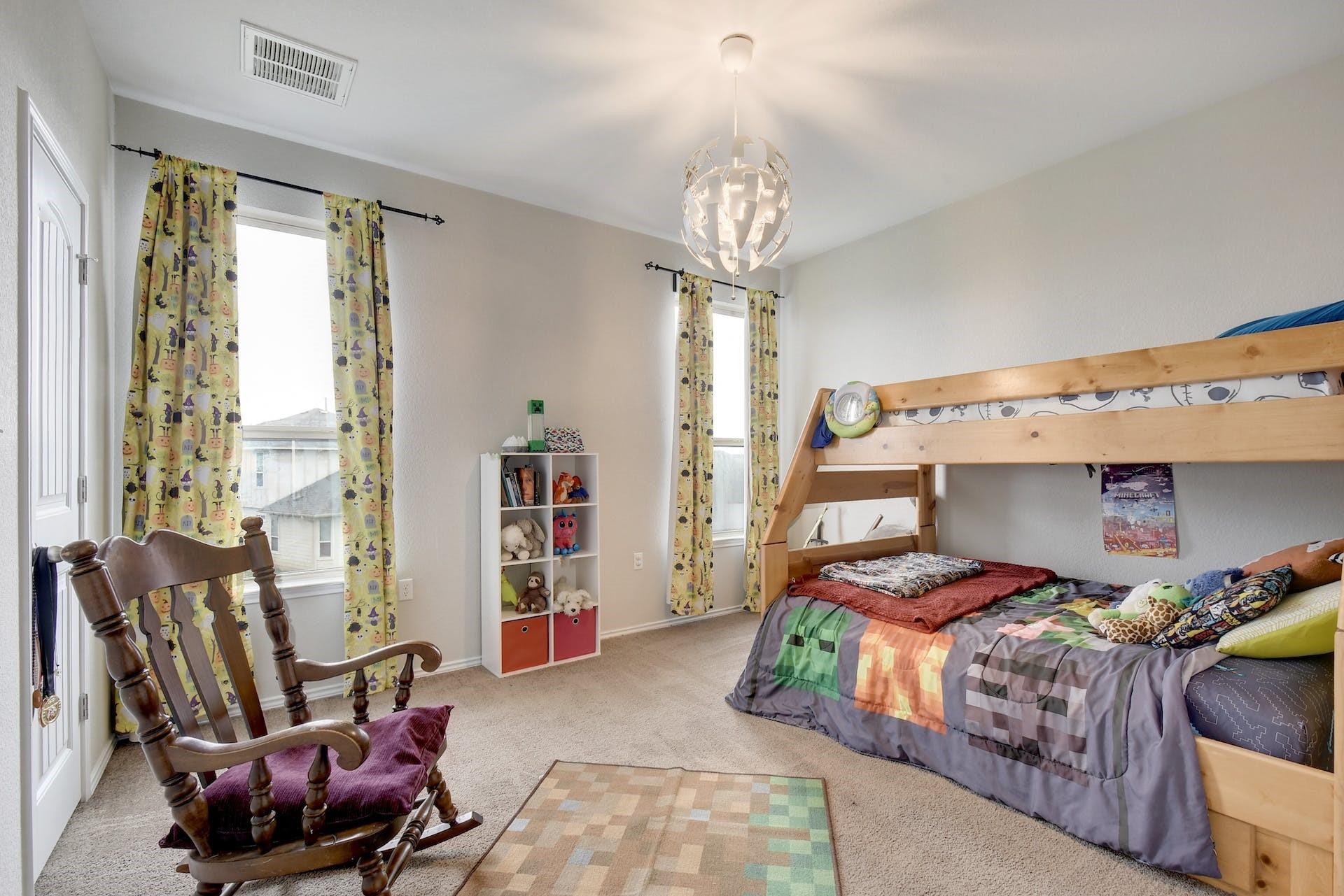 5321 Daimler Dr, Austin, TX 78744