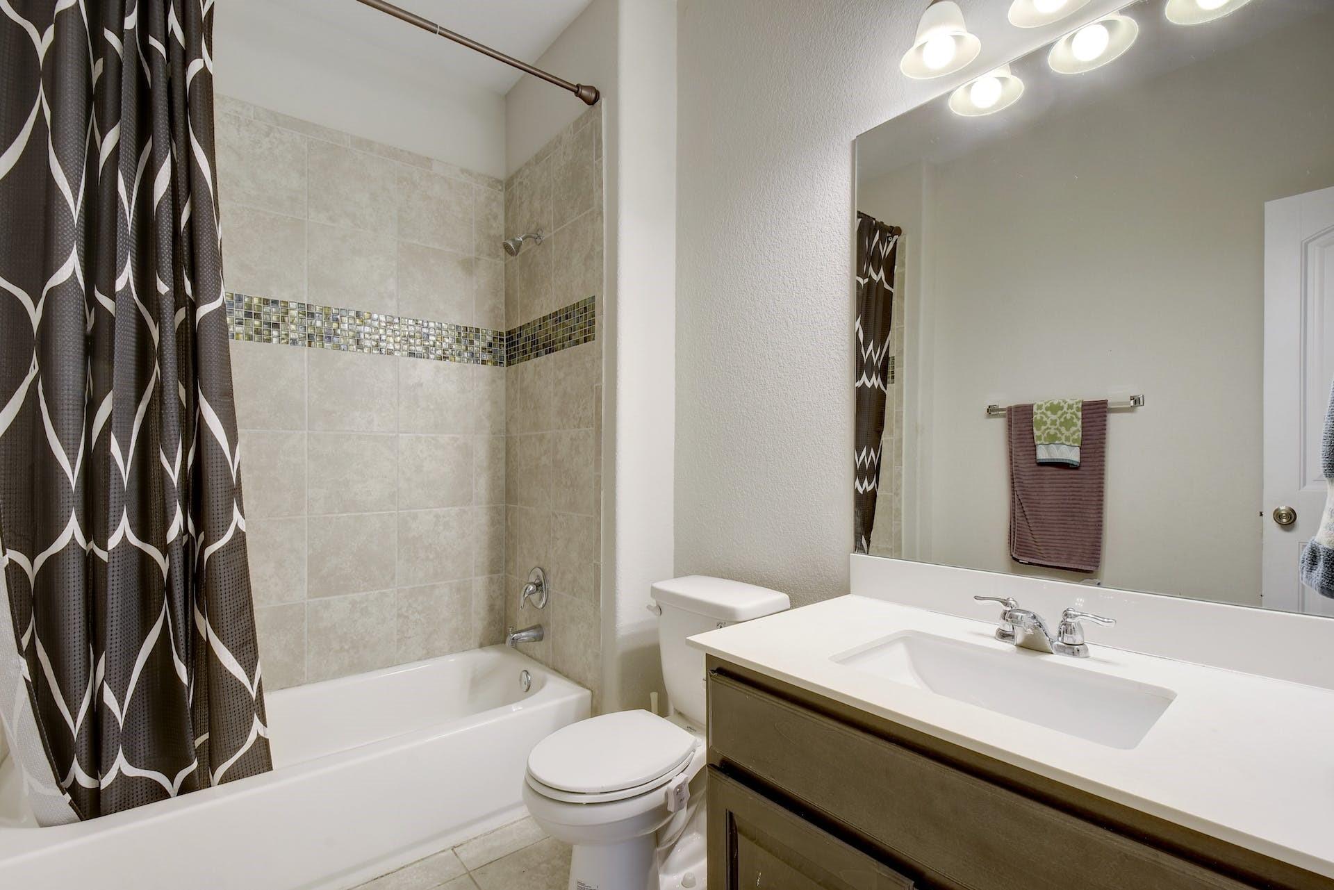 5321 Daimler Dr, Austin, TX 78744