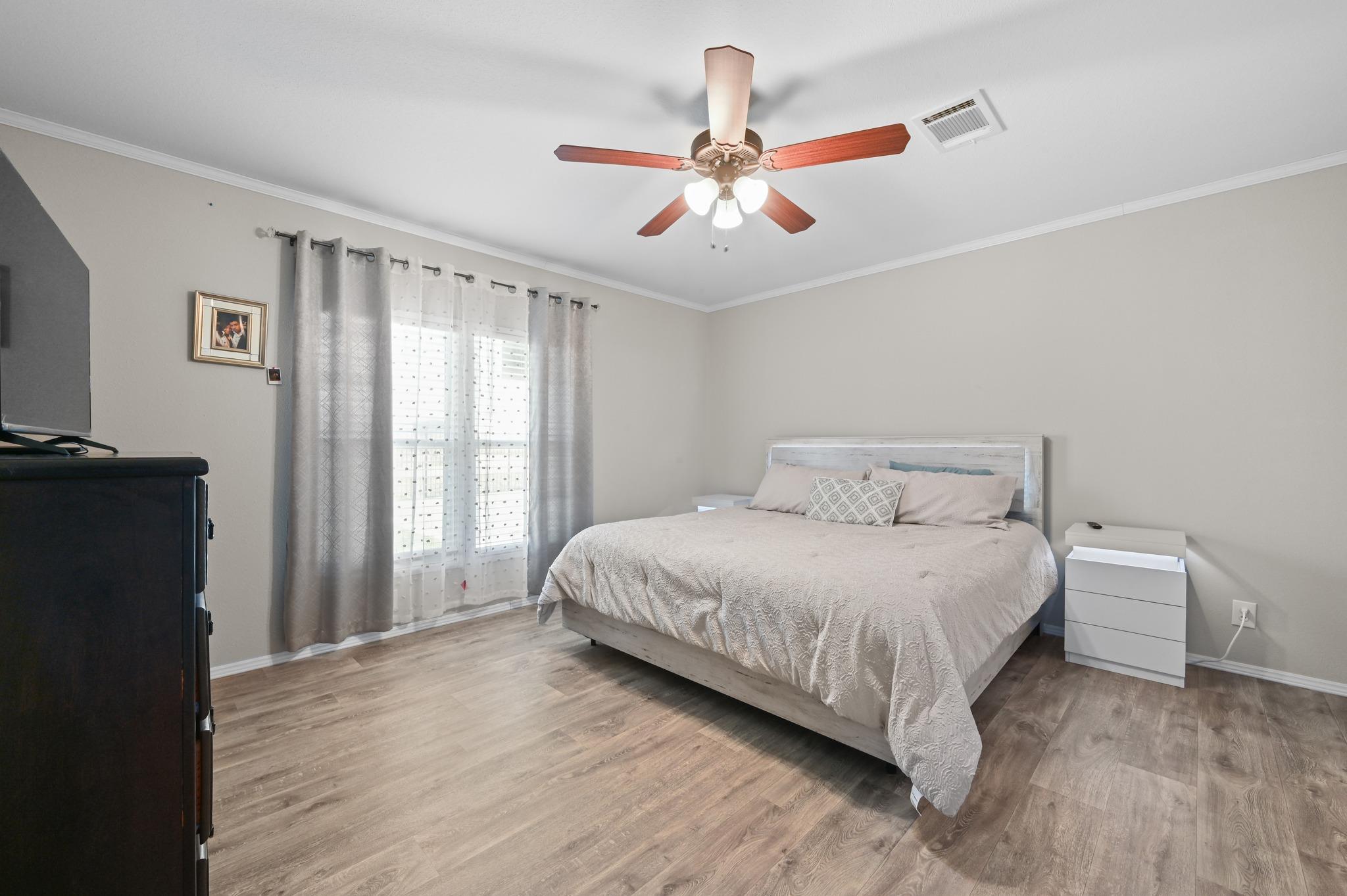 117 Castellana Way, Elgin, TX 78621