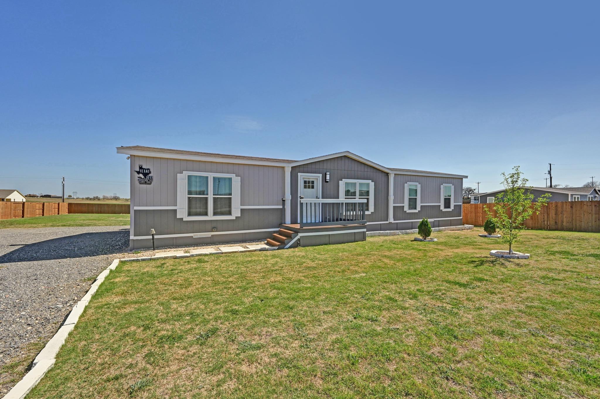 117 Castellana Way, Elgin, TX 78621