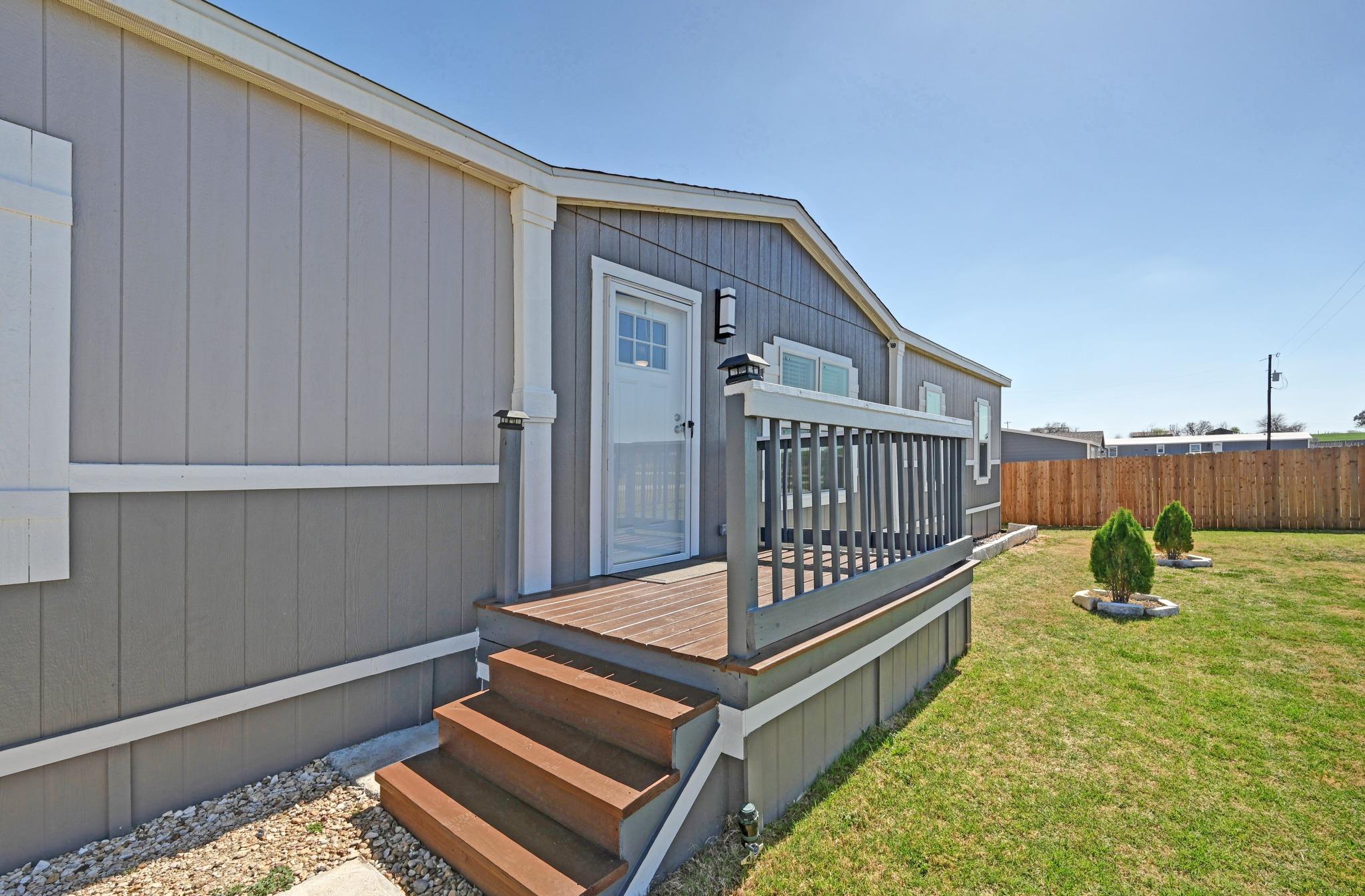 117 Castellana Way, Elgin, TX 78621