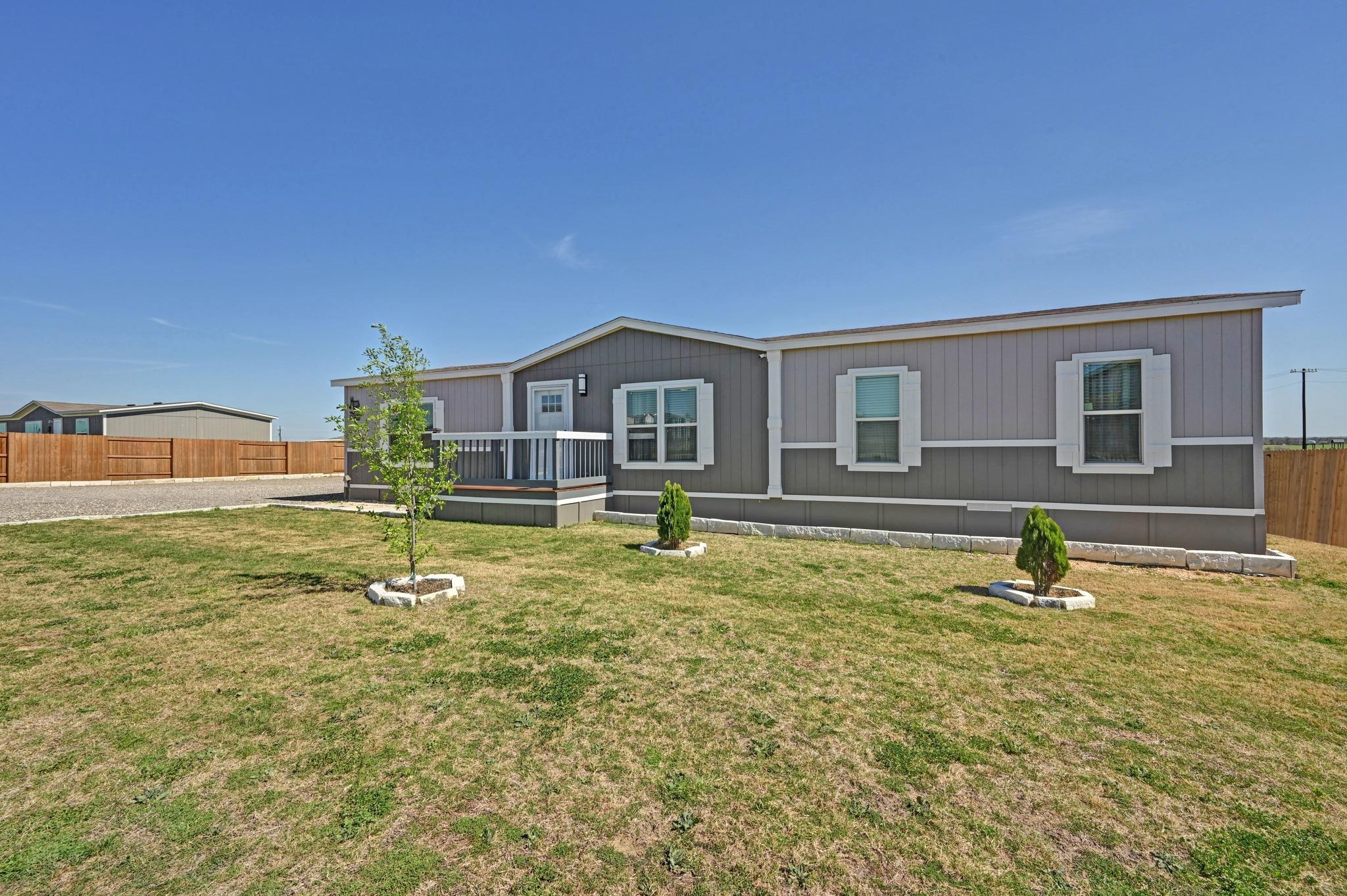 117 Castellana Way, Elgin, TX 78621