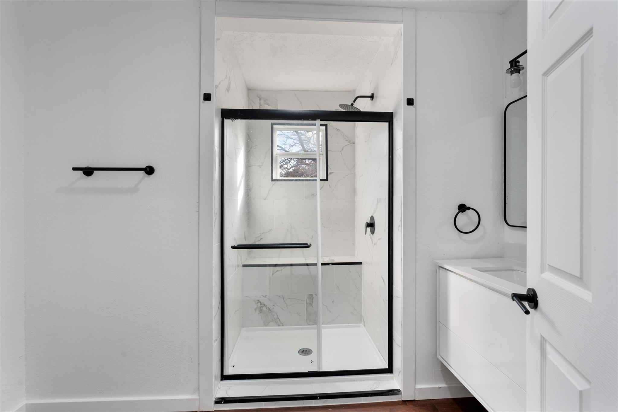 385 Alta Vista Dr, Bastrop, TX 78602