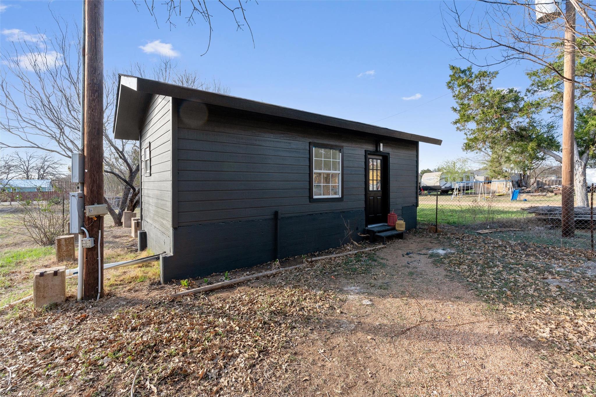 385 Alta Vista Dr, Bastrop, TX 78602