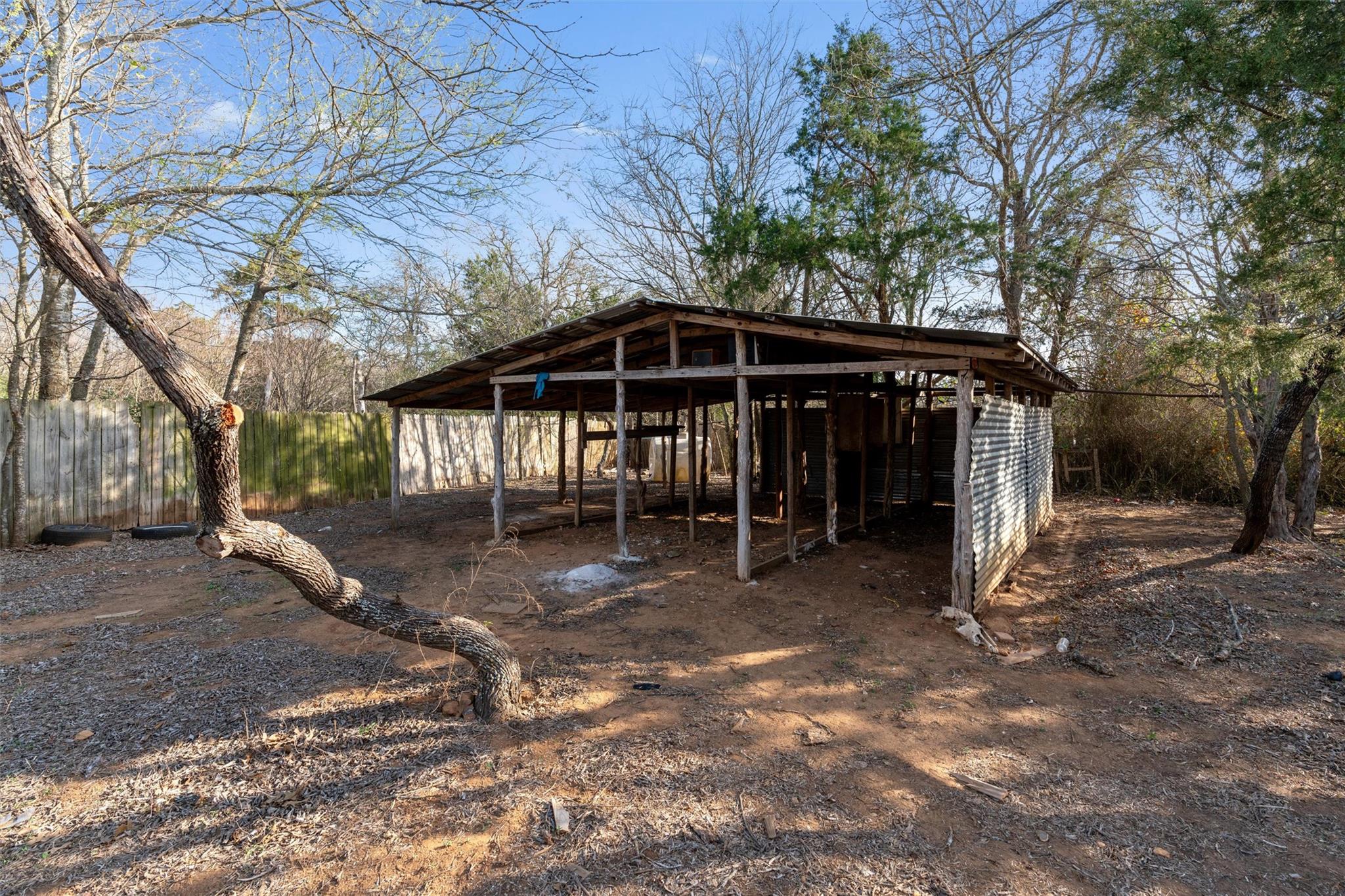 385 Alta Vista Dr, Bastrop, TX 78602