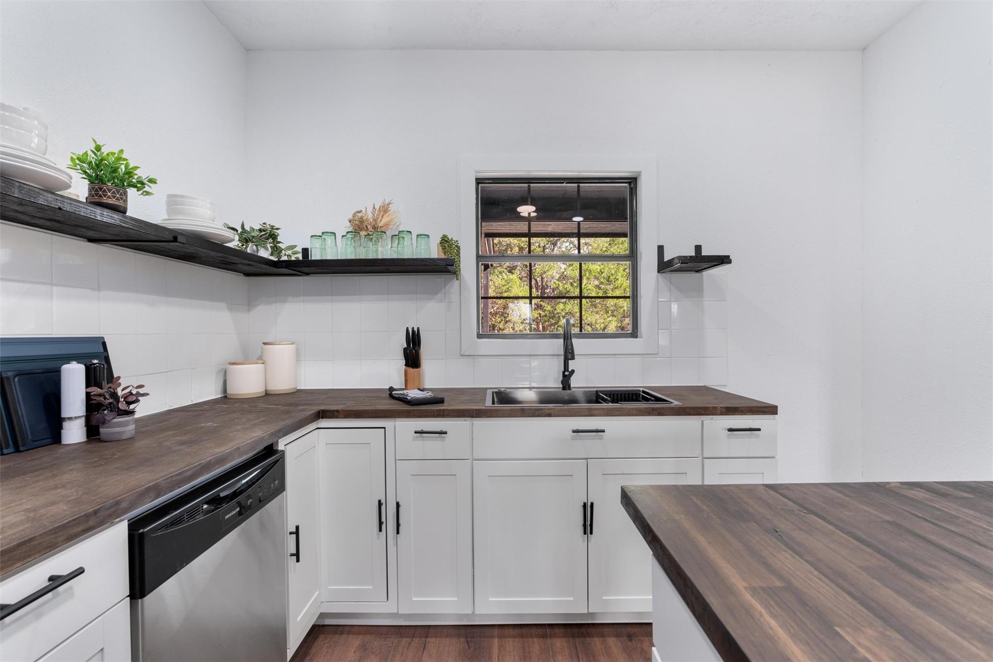 385 Alta Vista Dr, Bastrop, TX 78602