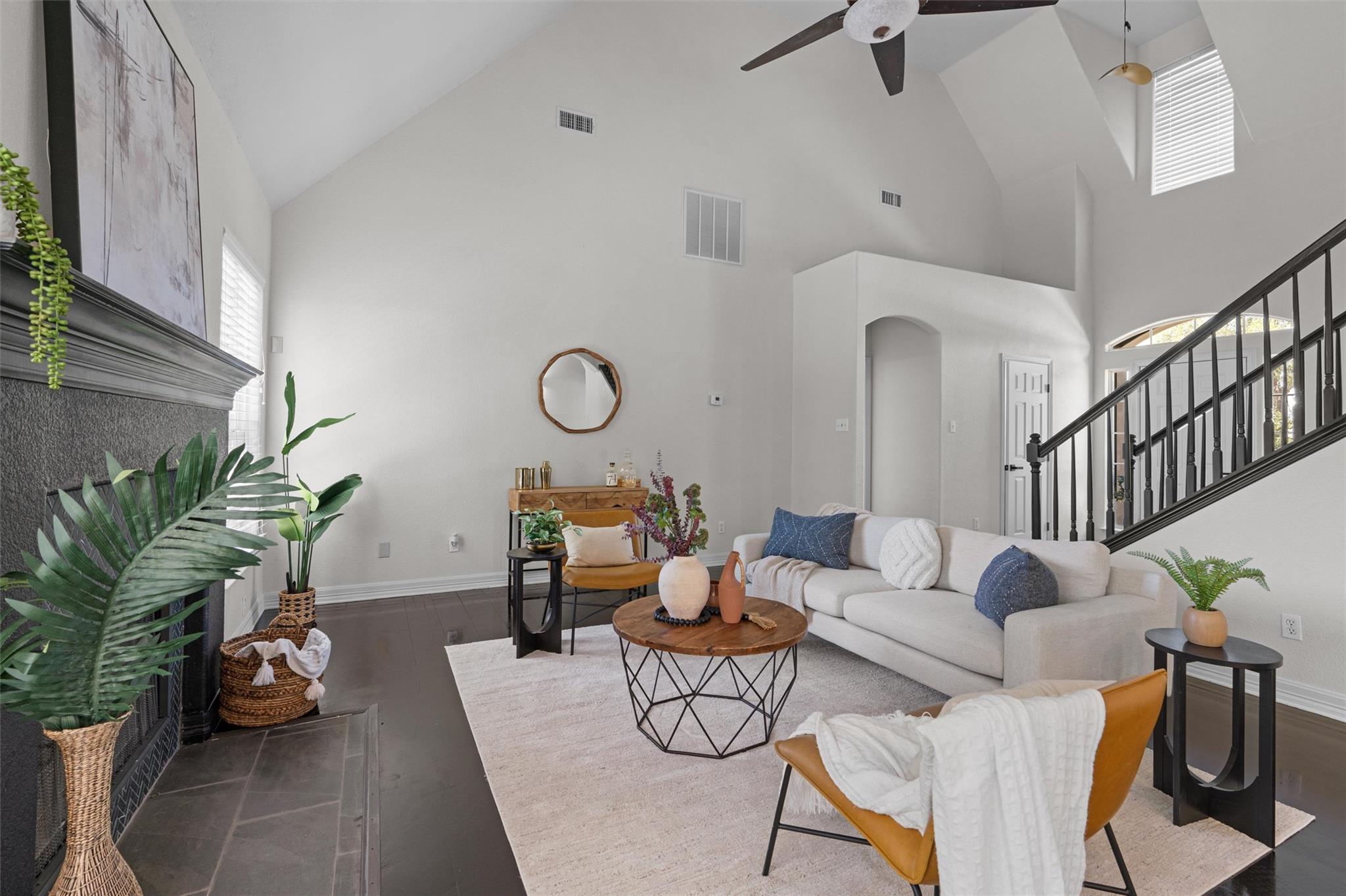 312 Country Club Dr, La Grange, TX 78945