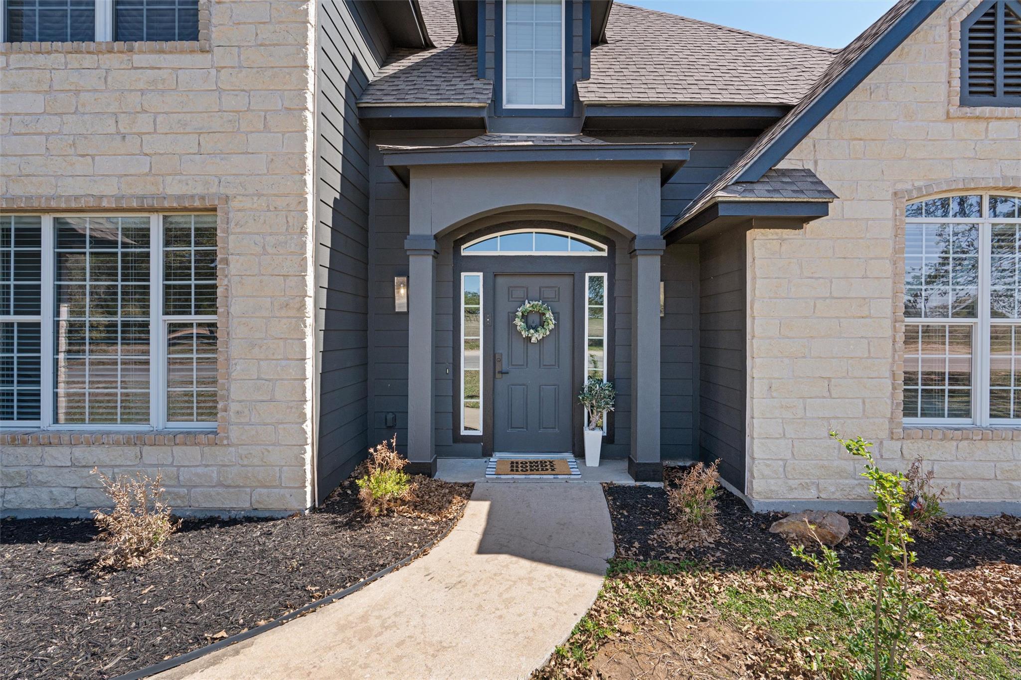 312 Country Club Dr, La Grange, TX 78945